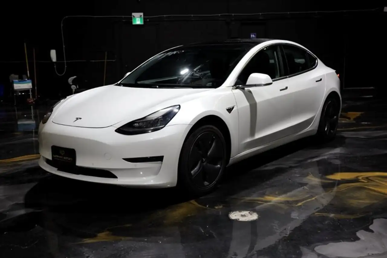 Tesla Model 3 fotografie Tesla Model 3