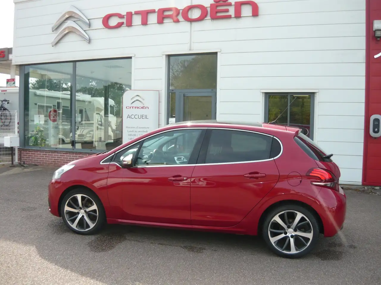 Peugeot 208 208 — photo 6