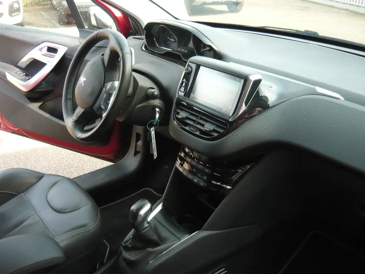 Peugeot 208 208 — photo 10