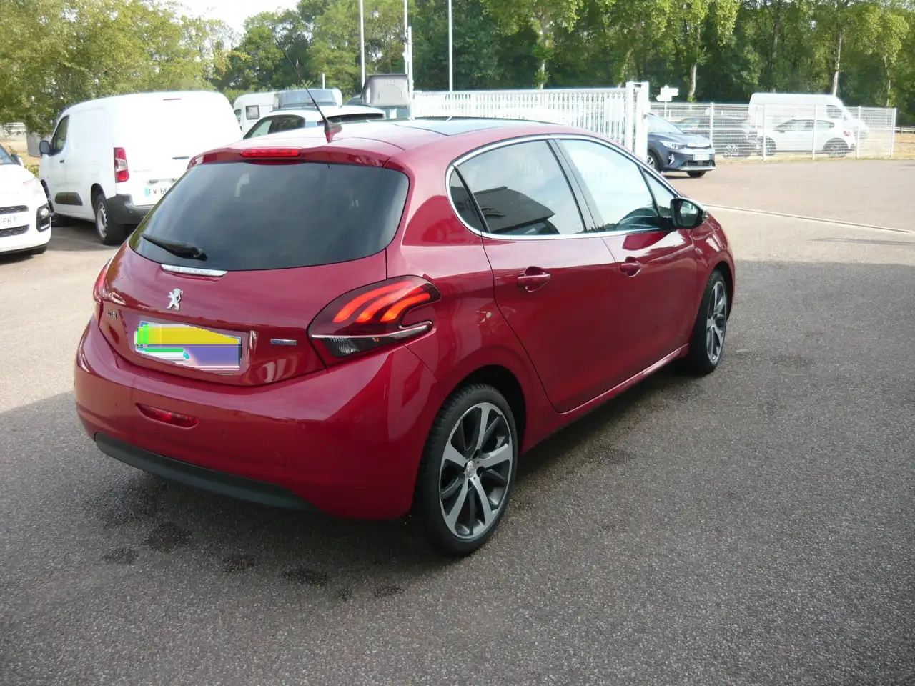 Peugeot 208 208 — photo 3