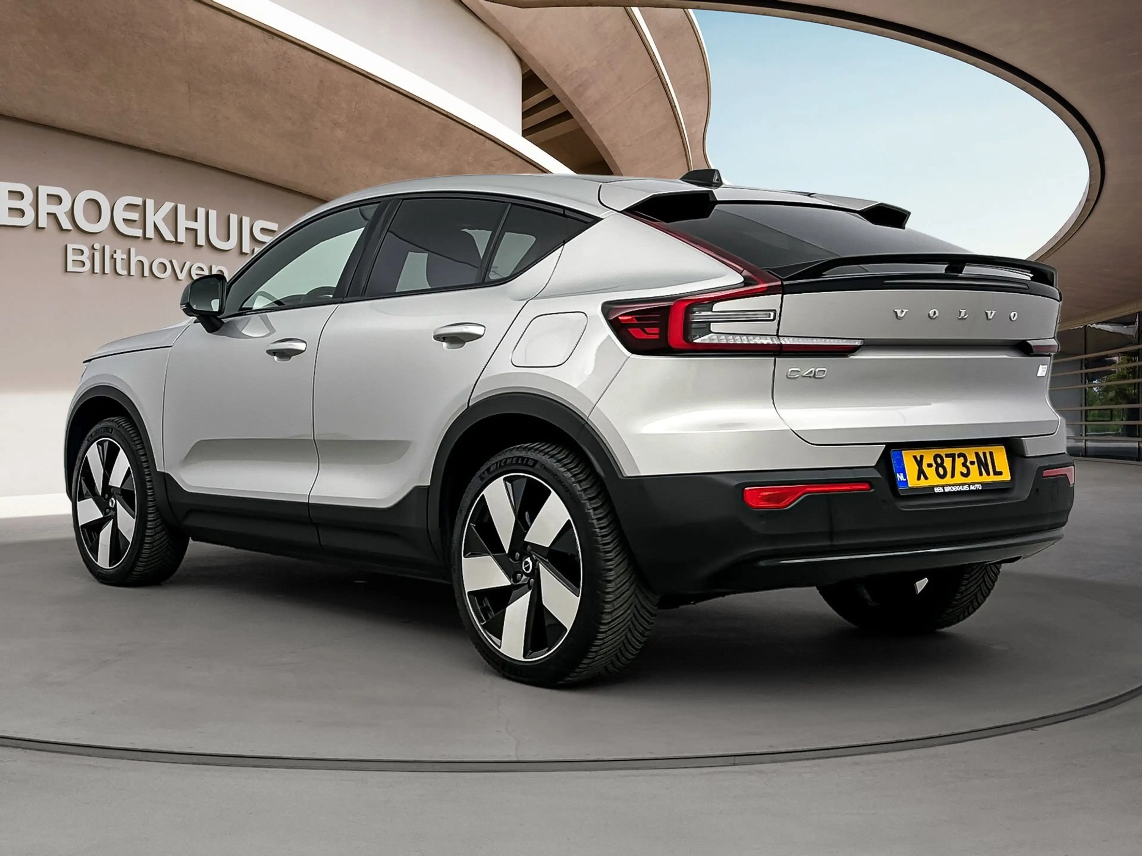 Volvo C40 TWIN ULTIMATE | PANORAMADAK | 20" | WARMTEPOMP | N — photo 6