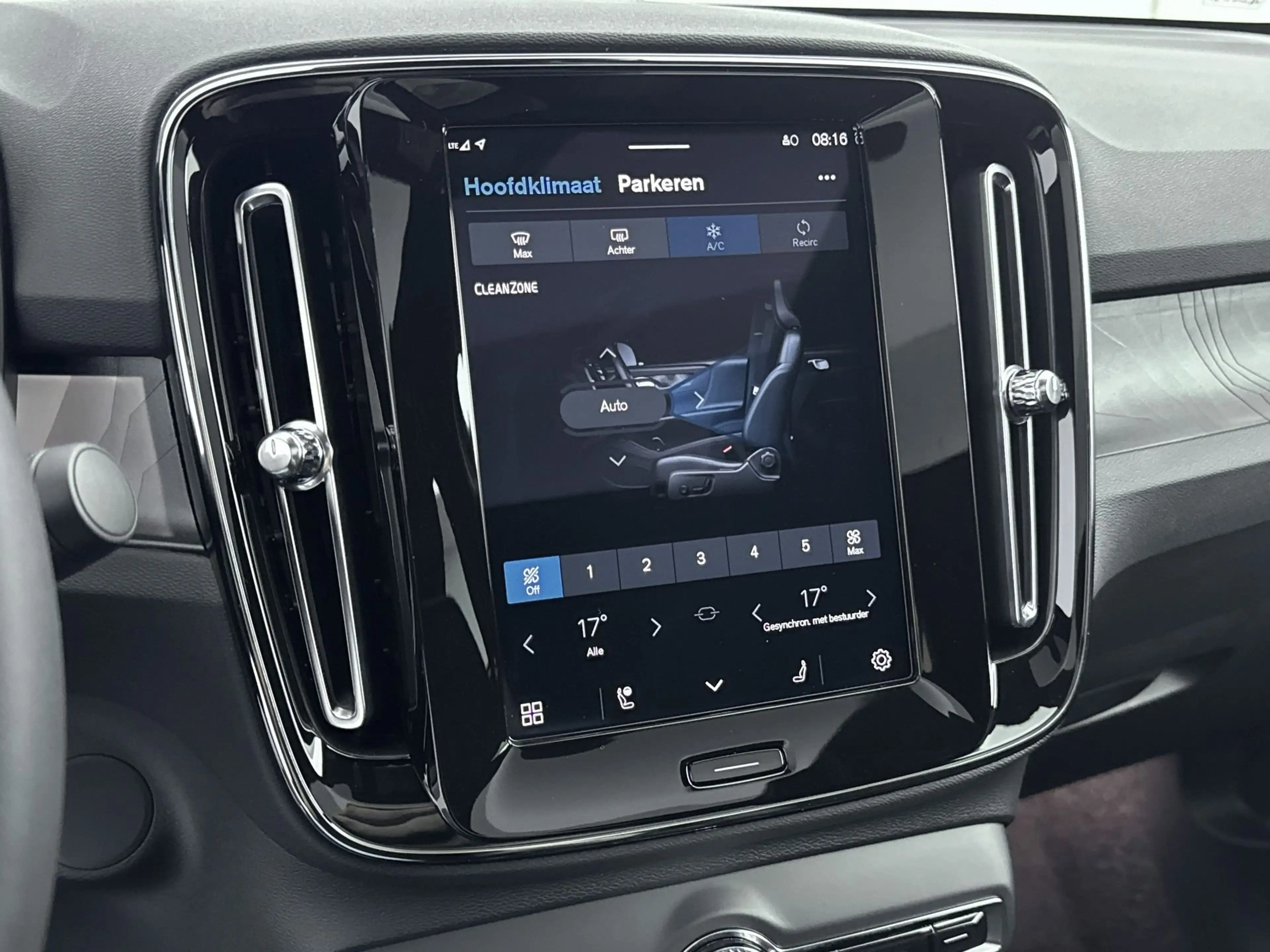 Volvo C40 TWIN ULTIMATE | PANORAMADAK | 20" | WARMTEPOMP | N — photo 16
