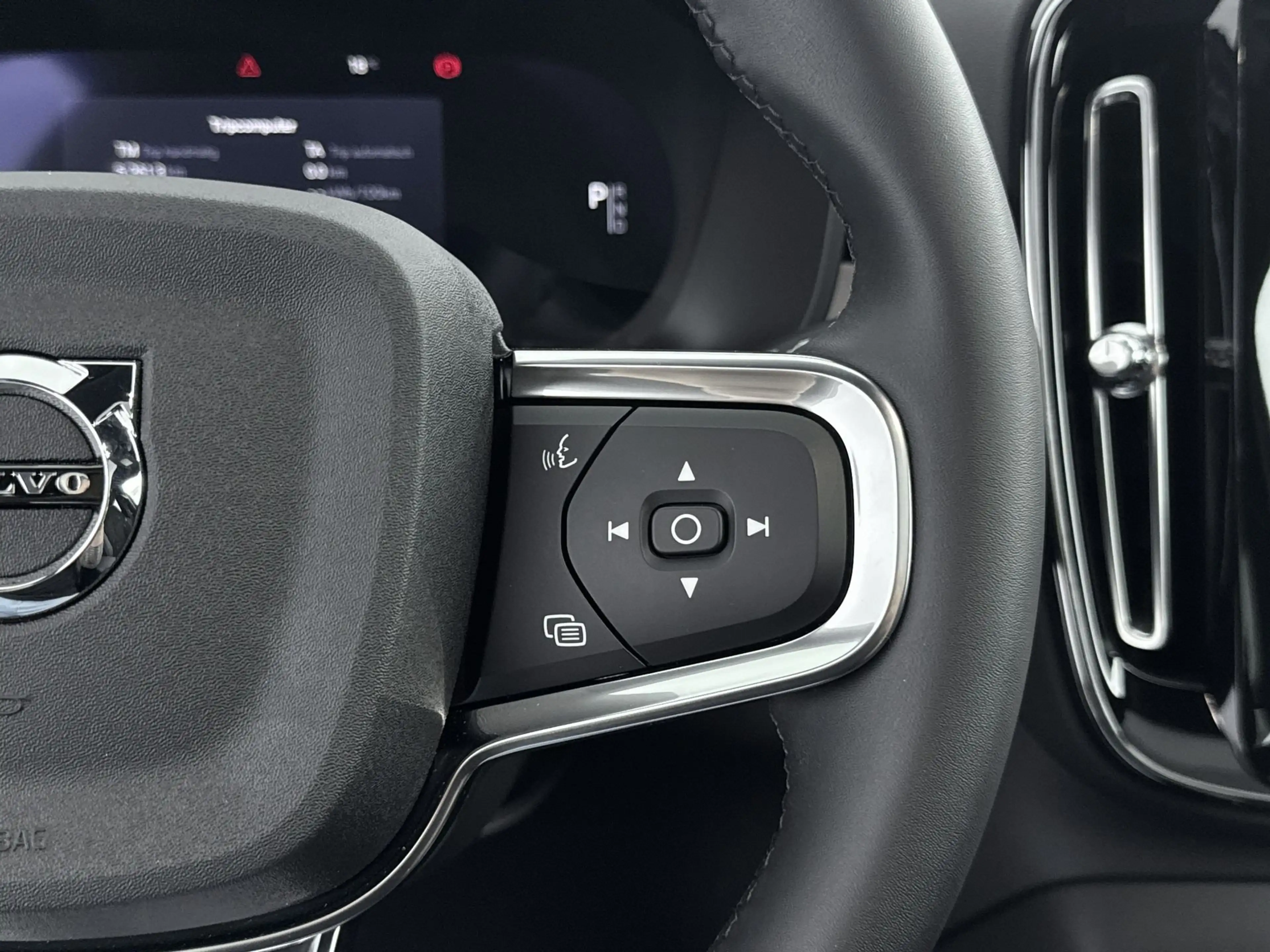 Volvo C40 TWIN ULTIMATE | PANORAMADAK | 20" | WARMTEPOMP | N — photo 14