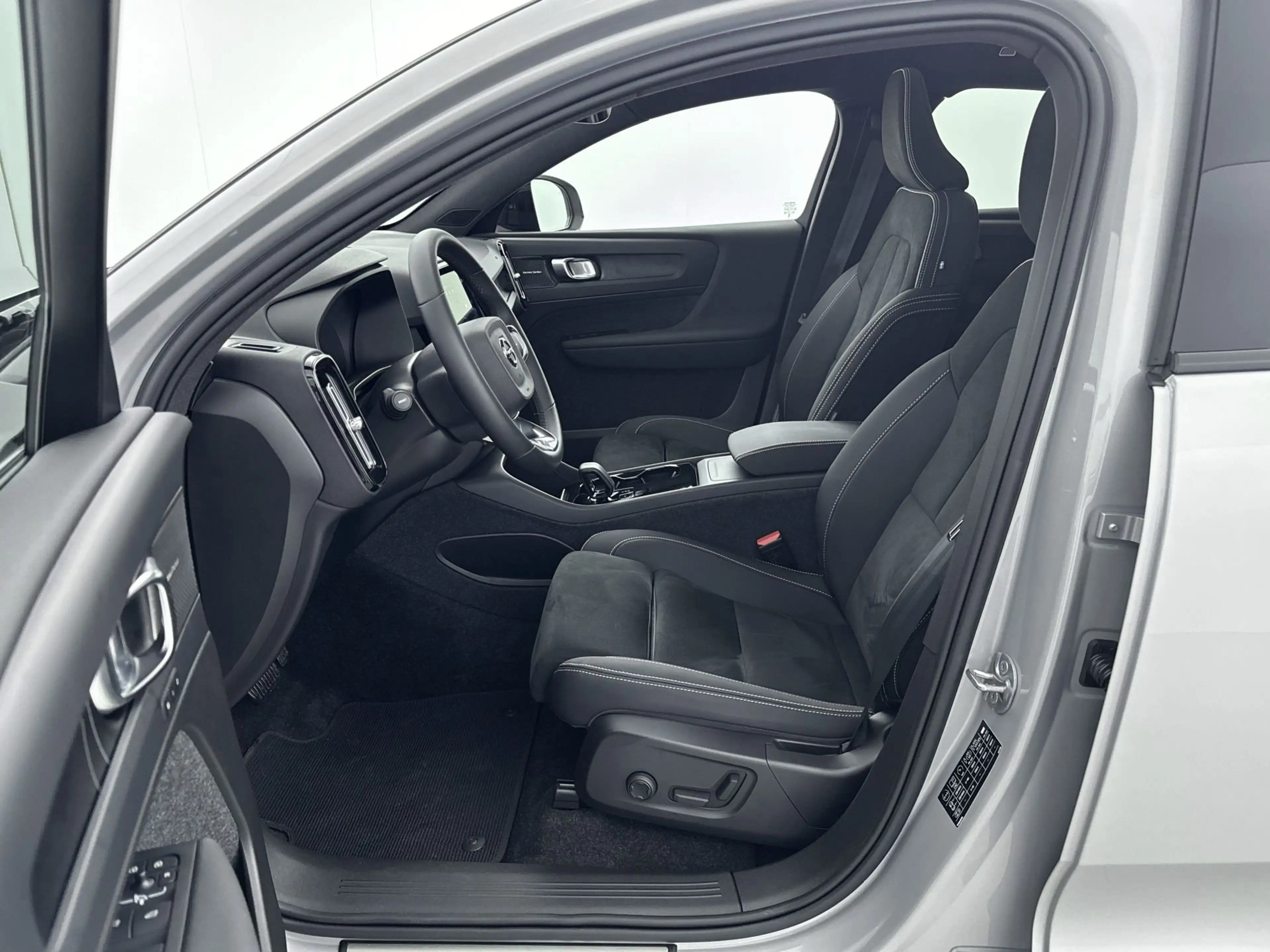 Volvo C40 TWIN ULTIMATE | PANORAMADAK | 20" | WARMTEPOMP | N — photo 19