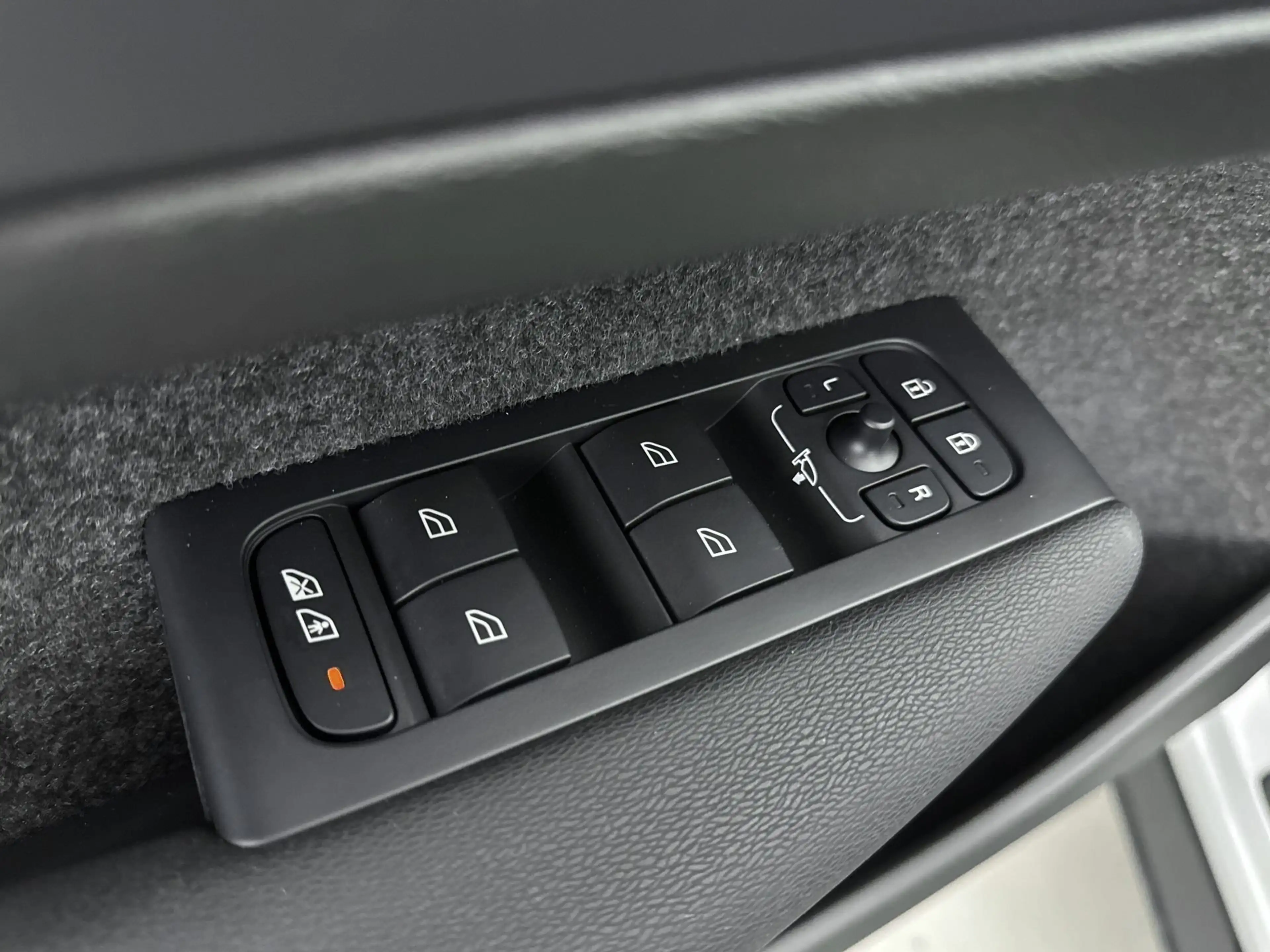 Volvo C40 TWIN ULTIMATE | PANORAMADAK | 20" | WARMTEPOMP | N — photo 22