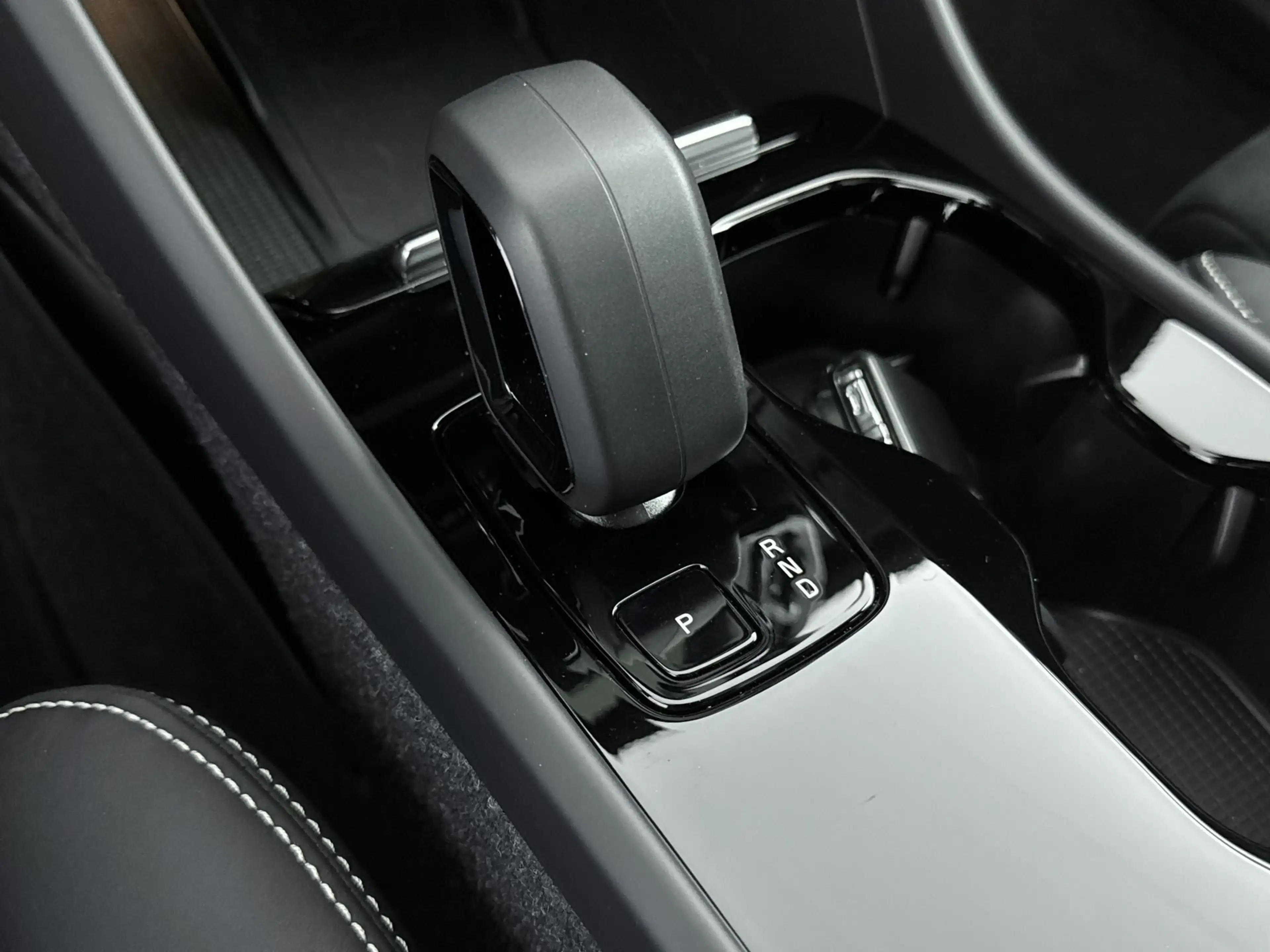 Volvo C40 TWIN ULTIMATE | PANORAMADAK | 20" | WARMTEPOMP | N — photo 21
