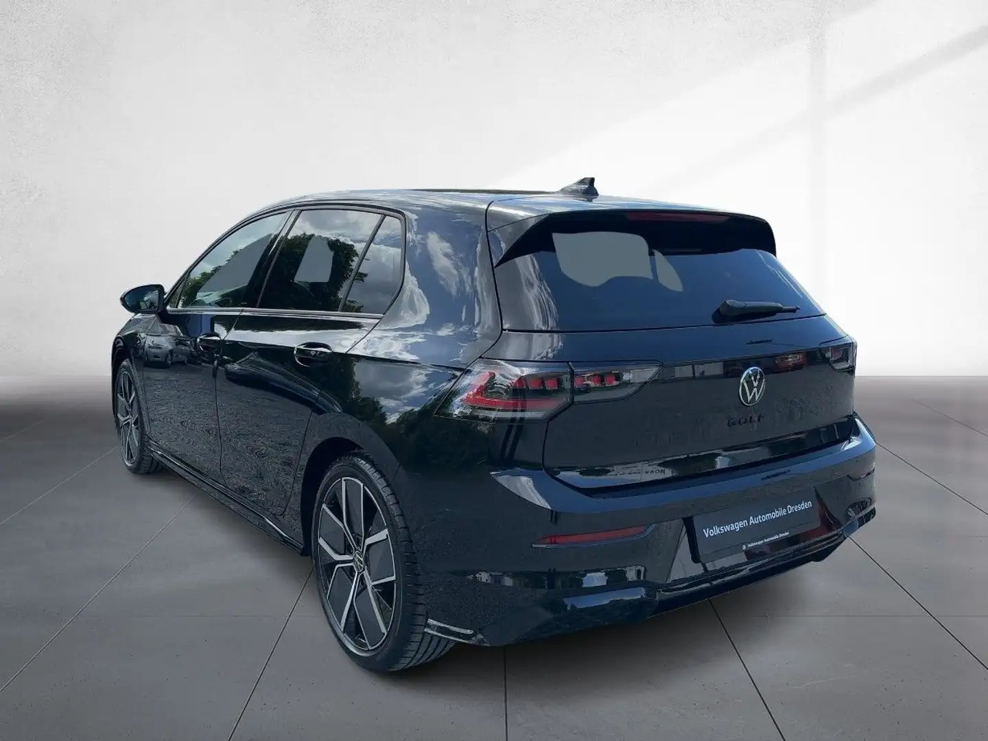 Volkswagen Golf VIII R-Line 2,0 TDI DSG *IQ WINTERPAKET* Schwarz - 2