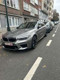 voiture en parfait etat entretien viens detre fait
