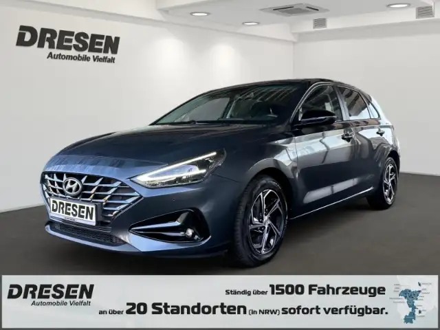 Hyundai i30 Intro Edition DCT Navi+Rückfahrk.+Sitzheiz.+PDC+