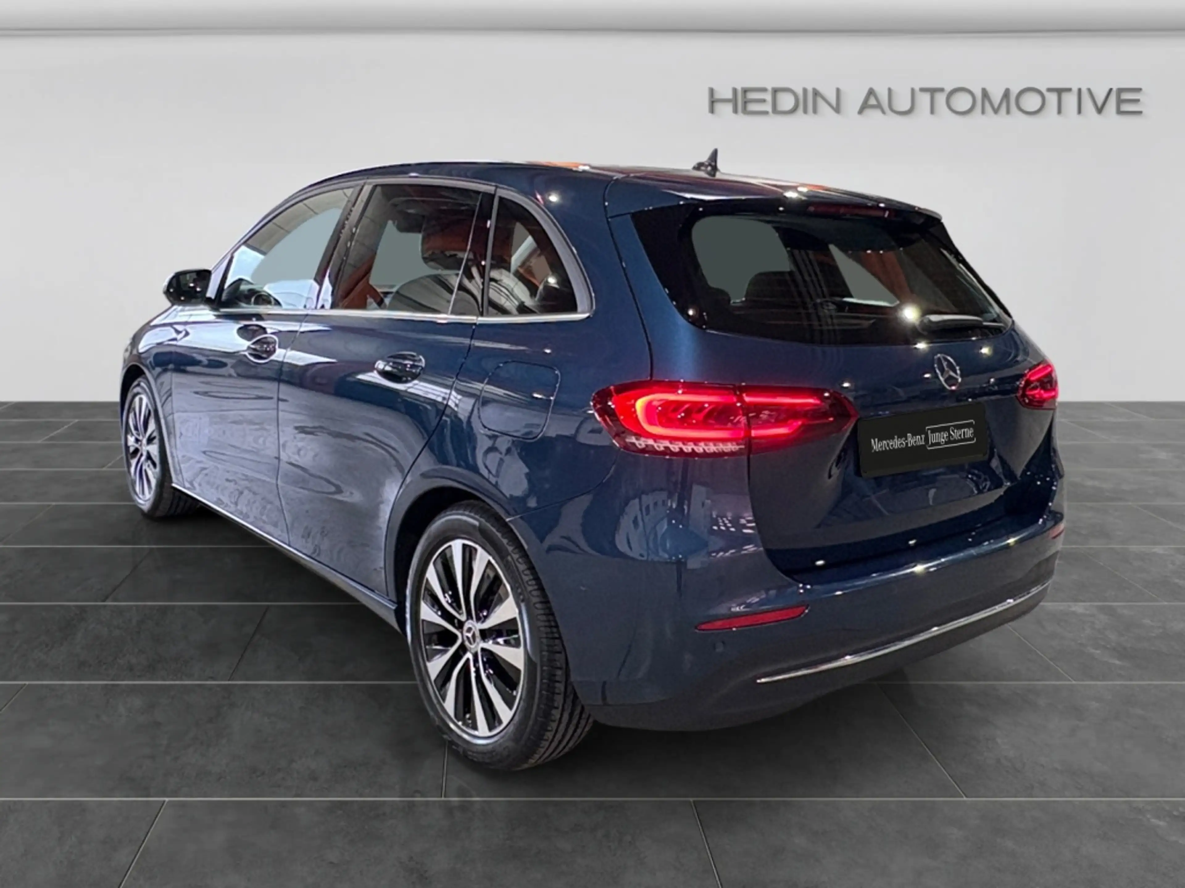 Mercedes-Benz B 220 d STYLE|LED|NAVI-PREM|KAM|CARPLAY|SHZ — photo 4