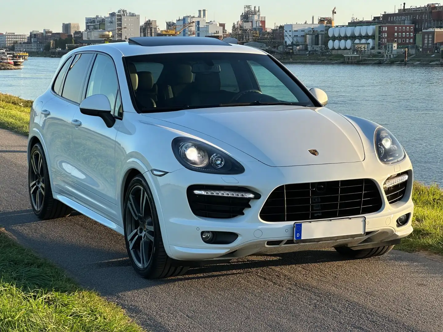 Porsche Cayenne GTS MIETKAUF*Bose*Klappenauspuff Weiß - 1