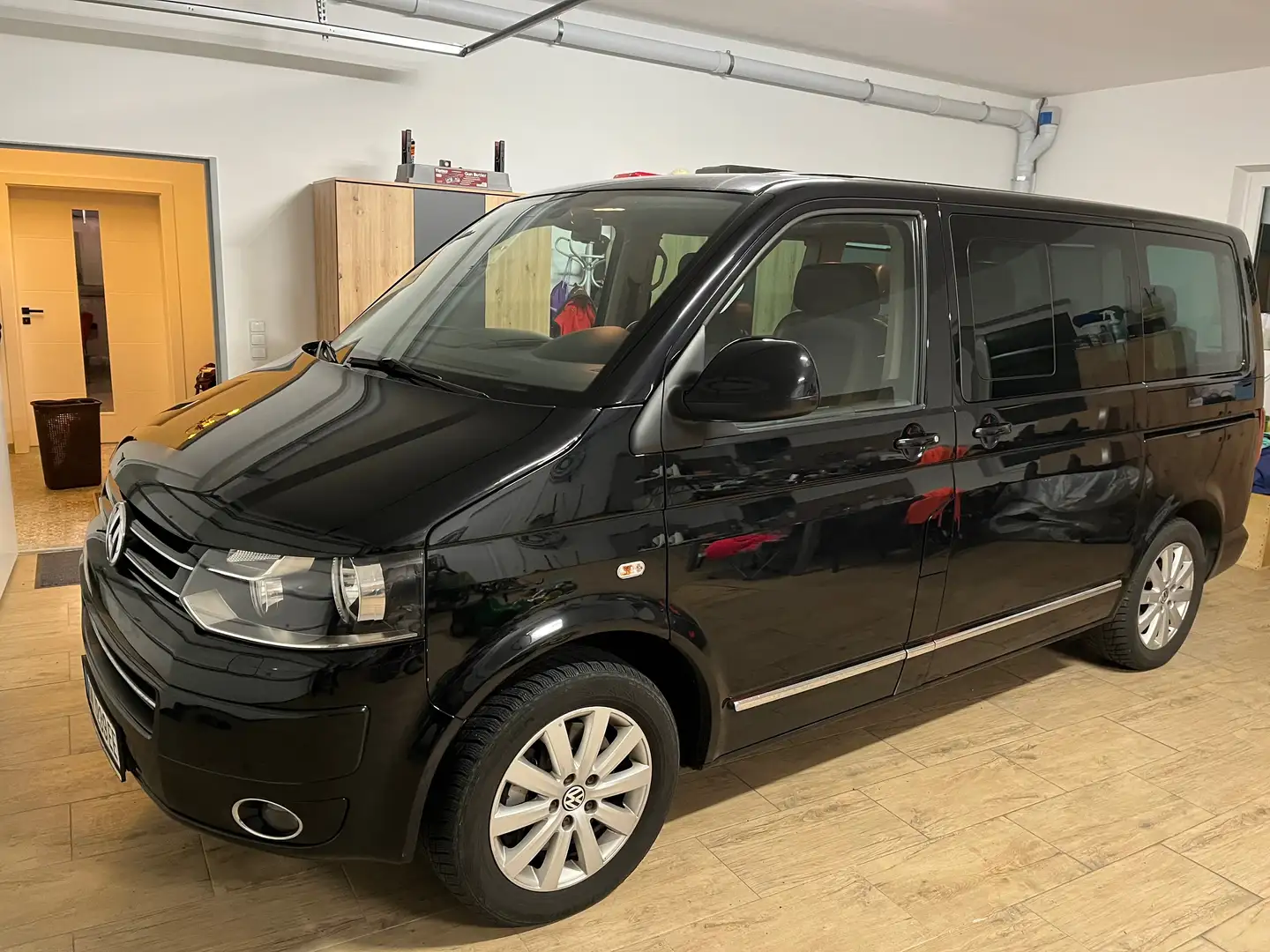 Volkswagen T5 Multivan Multivan Highline 2,0 BiTDI 4motion DSG Highline Schwarz - 1