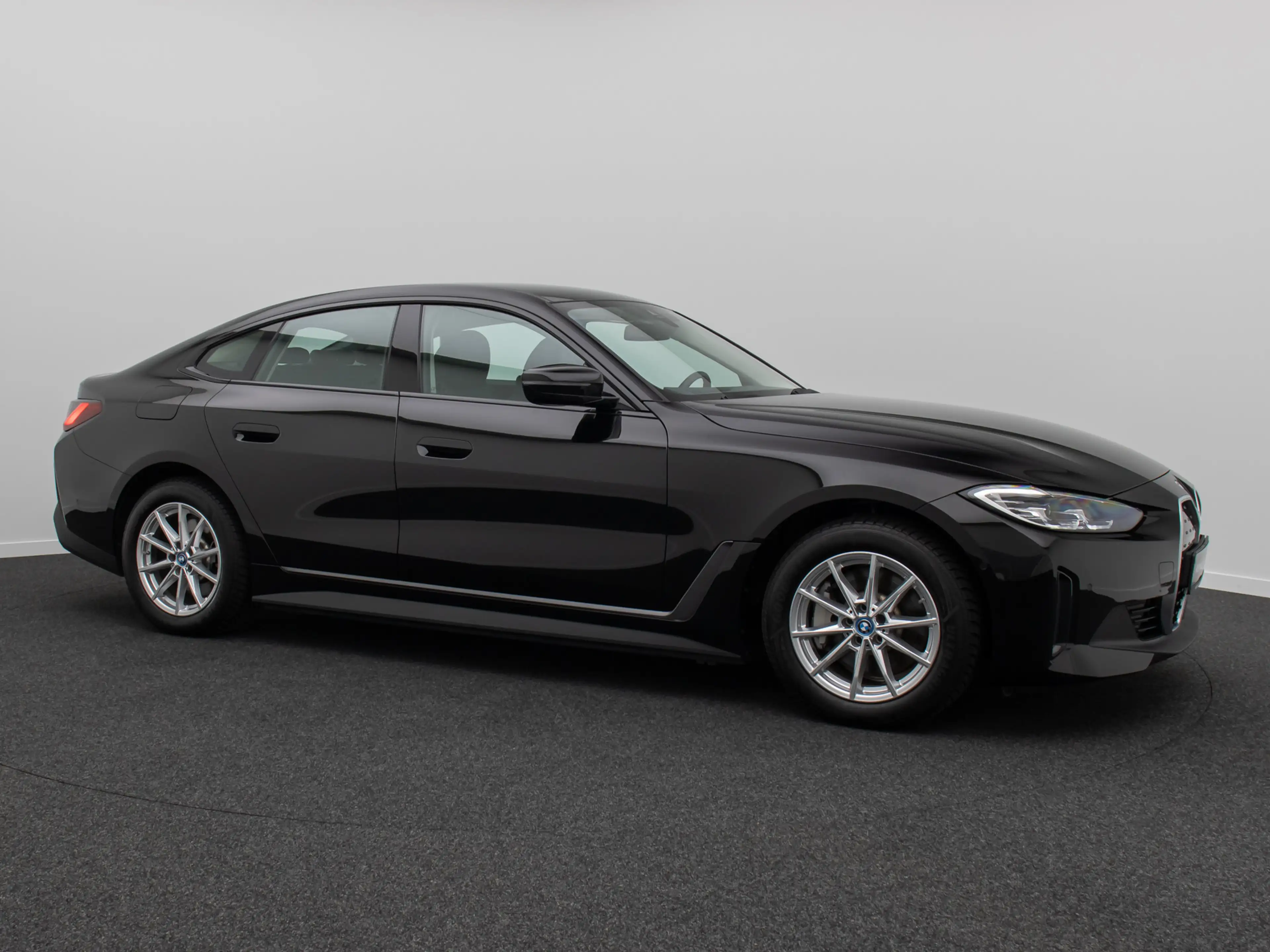 BMW i4 eD40 GC Kamera Widscreen Leder Sportsitz DAB — photo 4