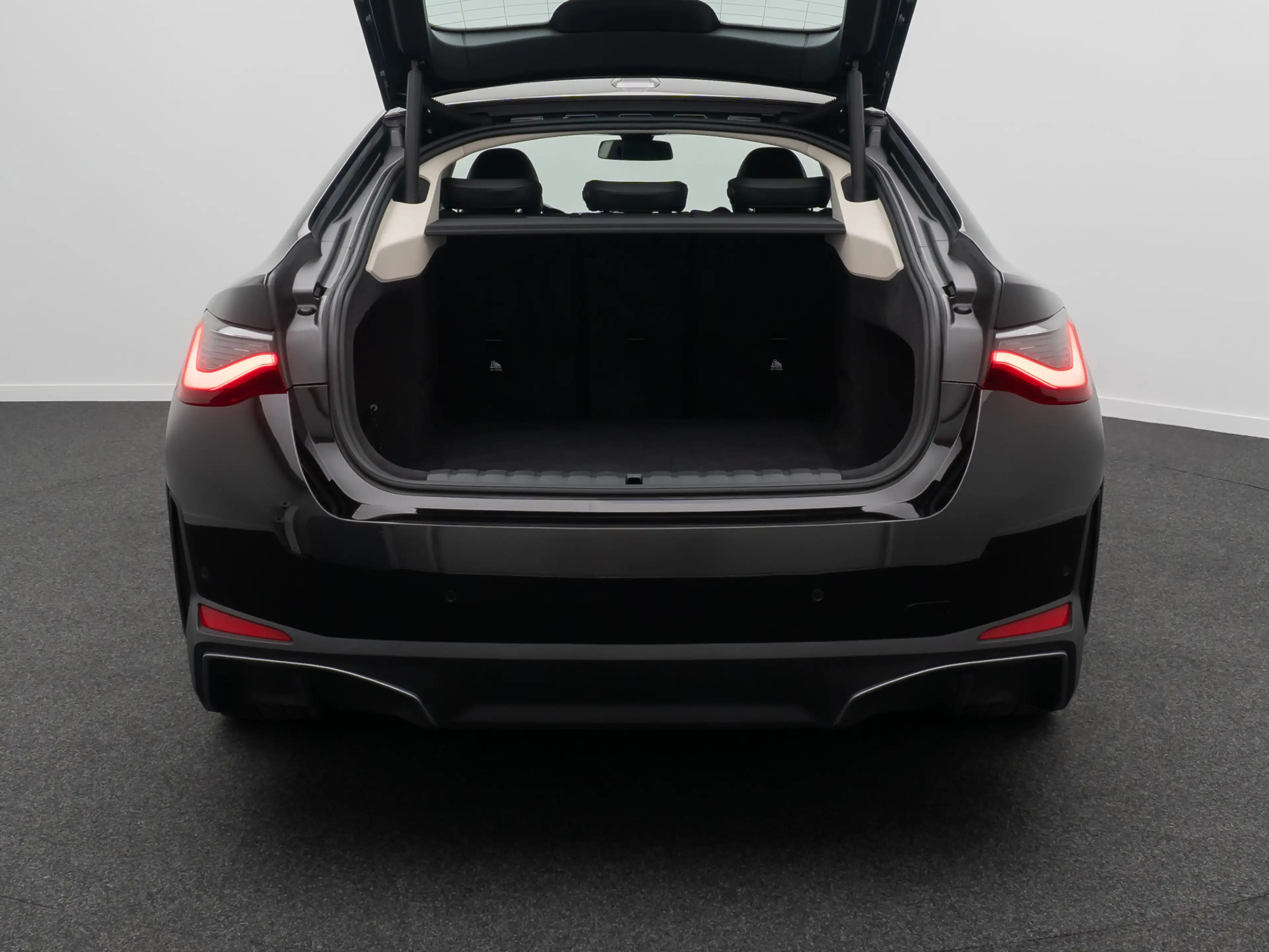 BMW i4 eD40 GC Kamera Widscreen Leder Sportsitz DAB — photo 13