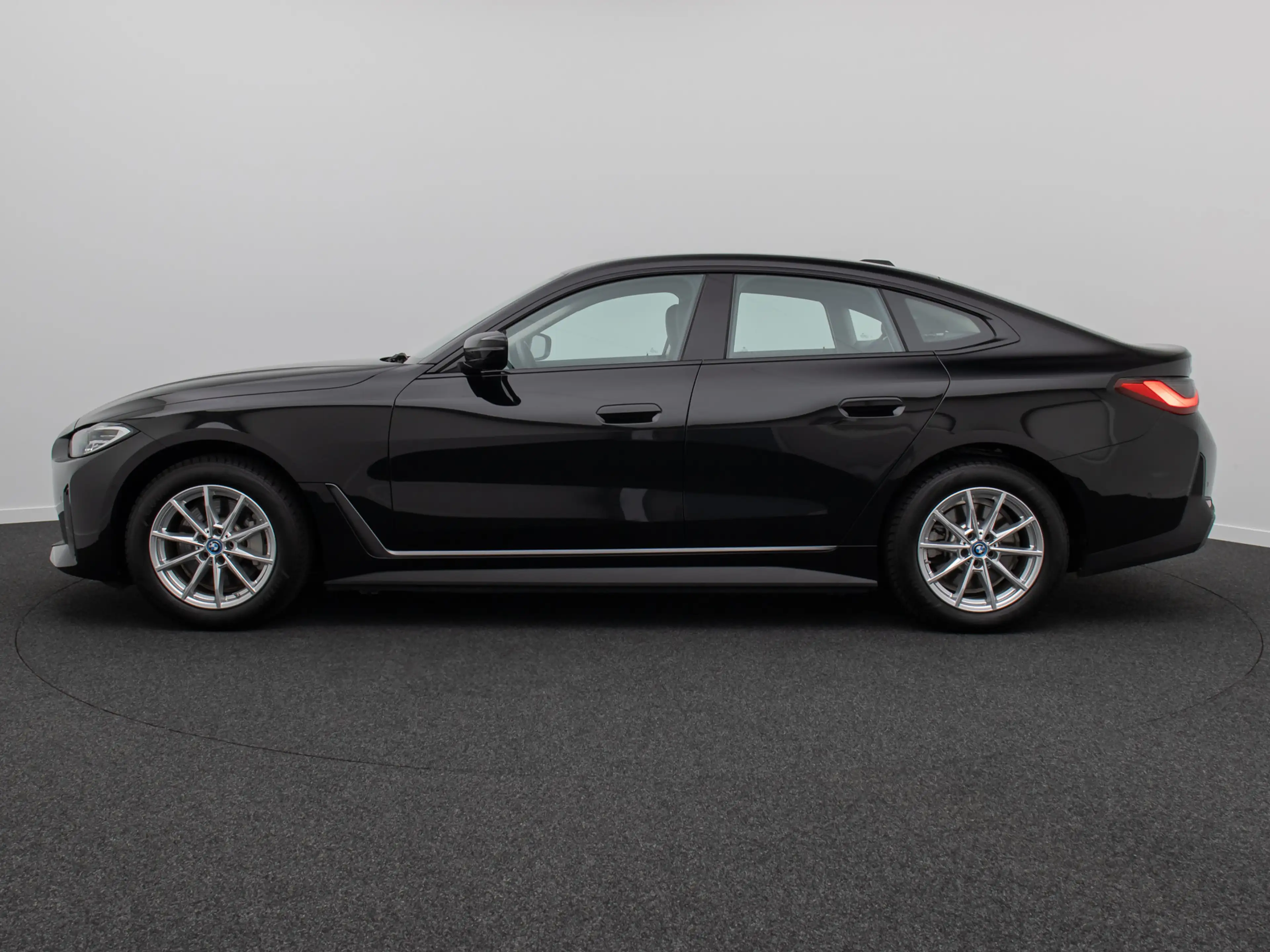 BMW i4 eD40 GC Kamera Widscreen Leder Sportsitz DAB — photo 11