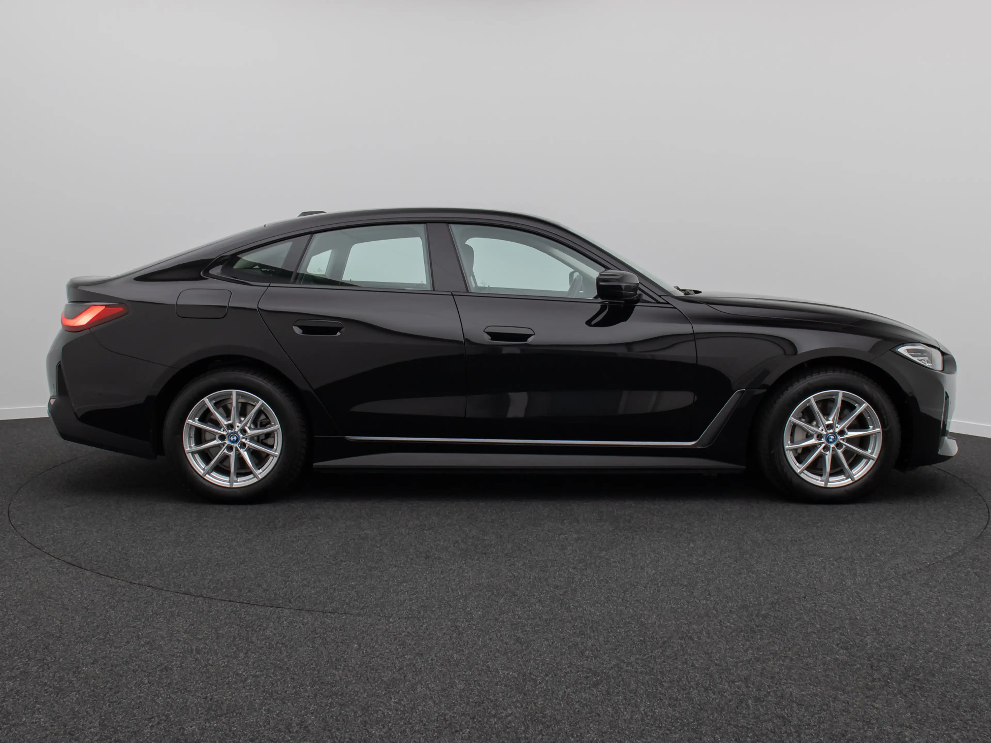 BMW i4 eD40 GC Kamera Widscreen Leder Sportsitz DAB — photo 5