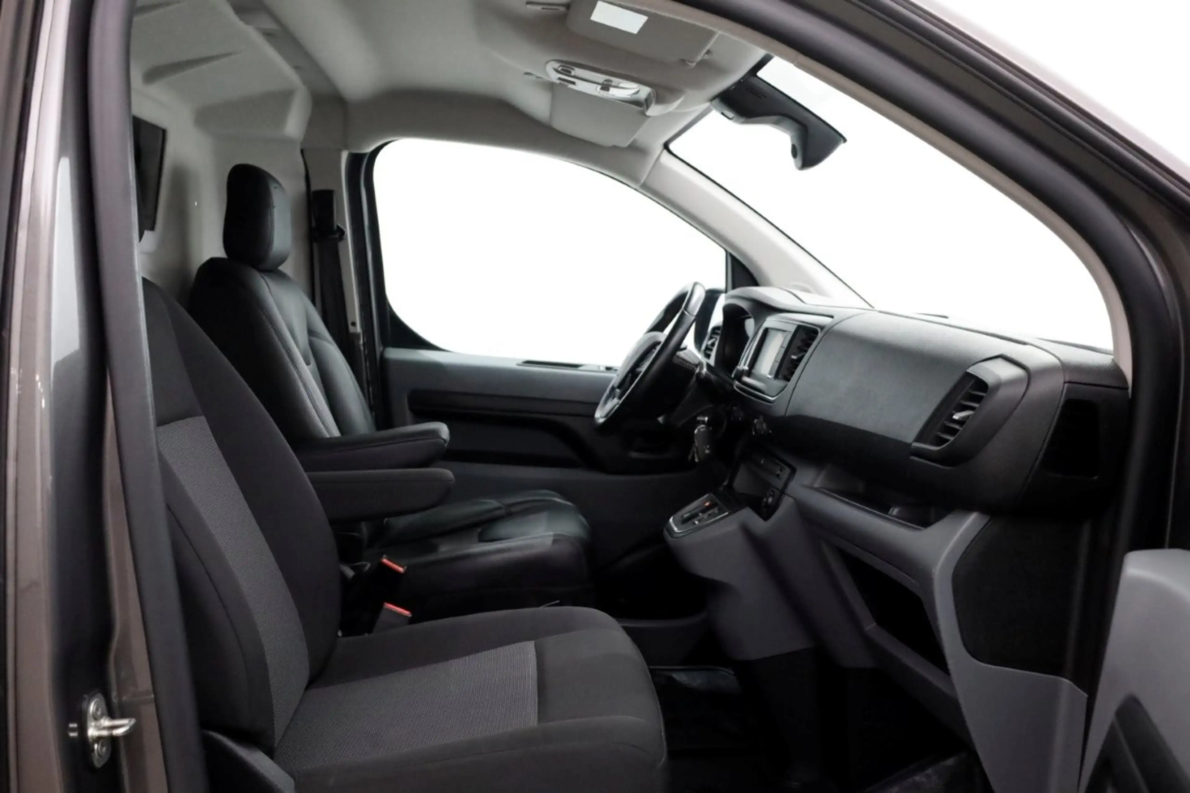 Peugeot e-Expert L2H1 Standard Premium 75 kWh 100% Elektrisch Snell — photo 3