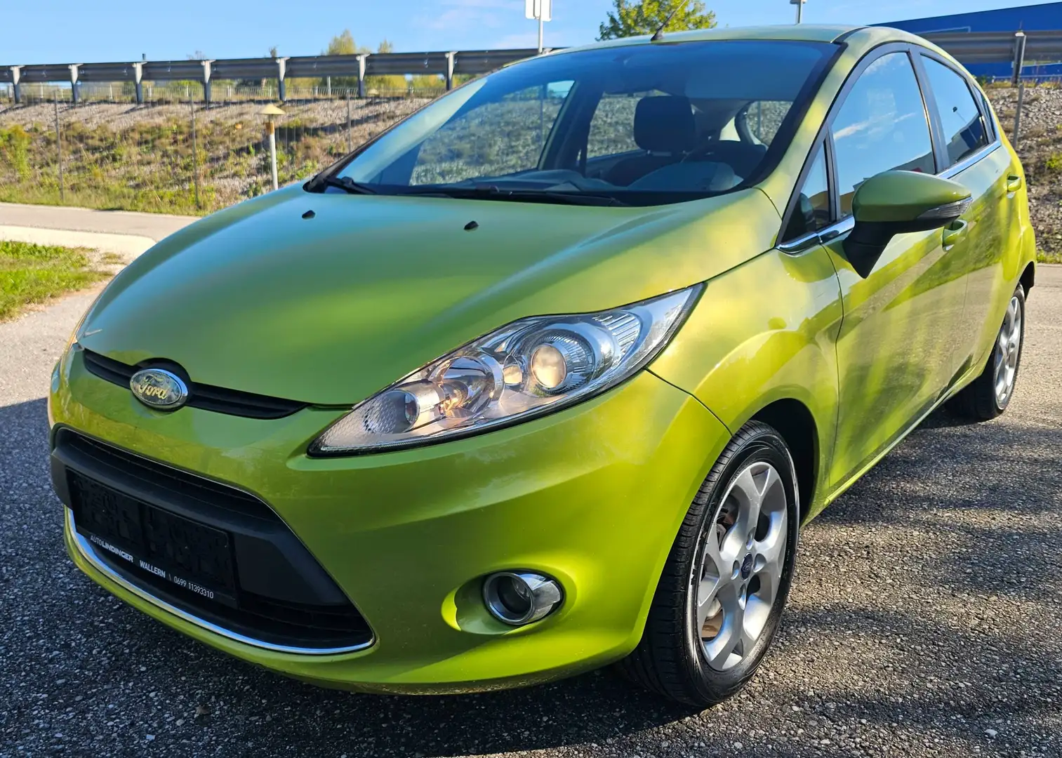 Ford Fiesta Titanium Grün - 2
