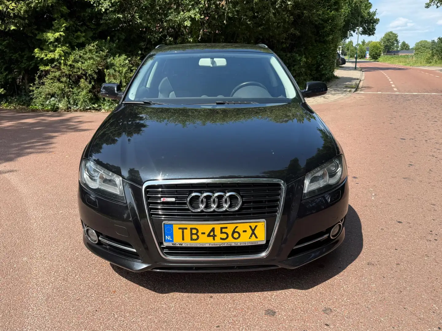 Audi A3 Sportback 1.2 TFSI Ambiente / Navi / CarPlay / Air Zwart - 2