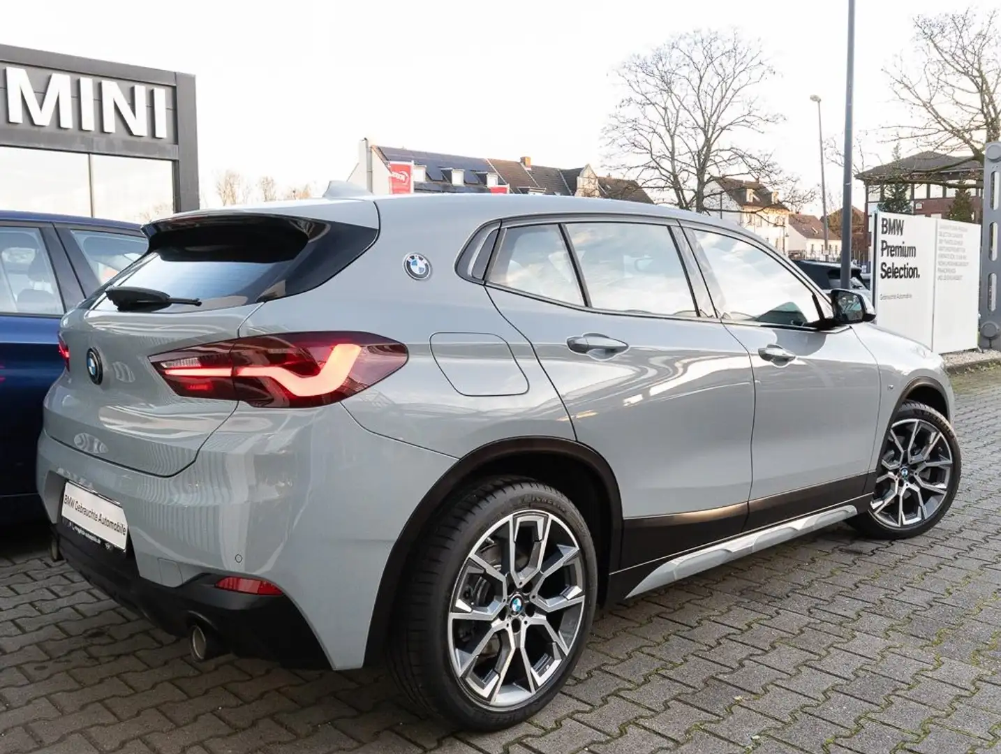 BMW X2 sDrive20i HiFi DAB LED WLAN Navi Tempomat Grau - 2