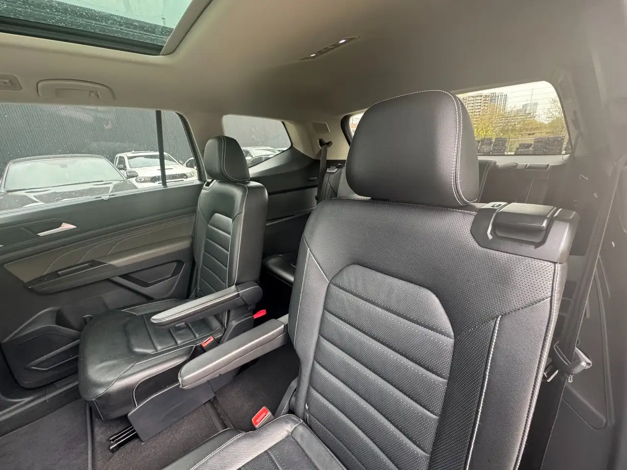Volkswagen Atlas снимка Volkswagen Atlas
