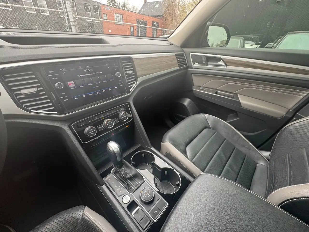 Volkswagen Atlas снимка Volkswagen Atlas