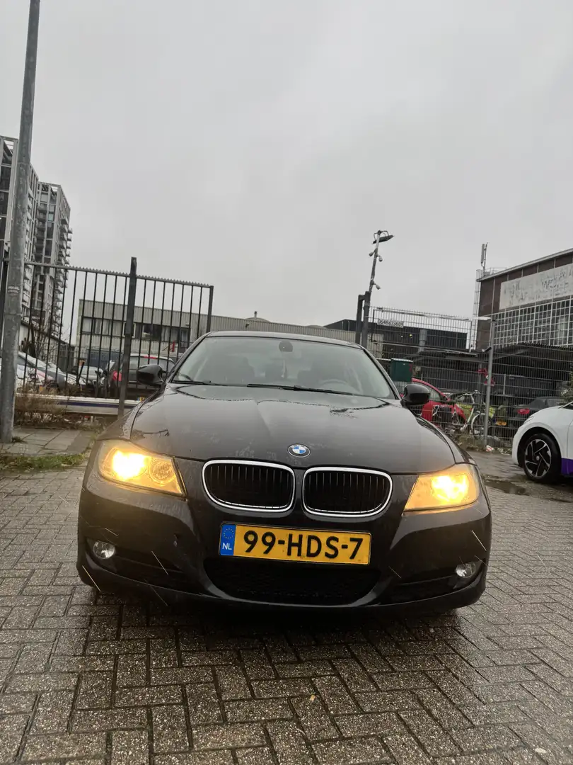BMW 330 318i Business Line Zwart - 1