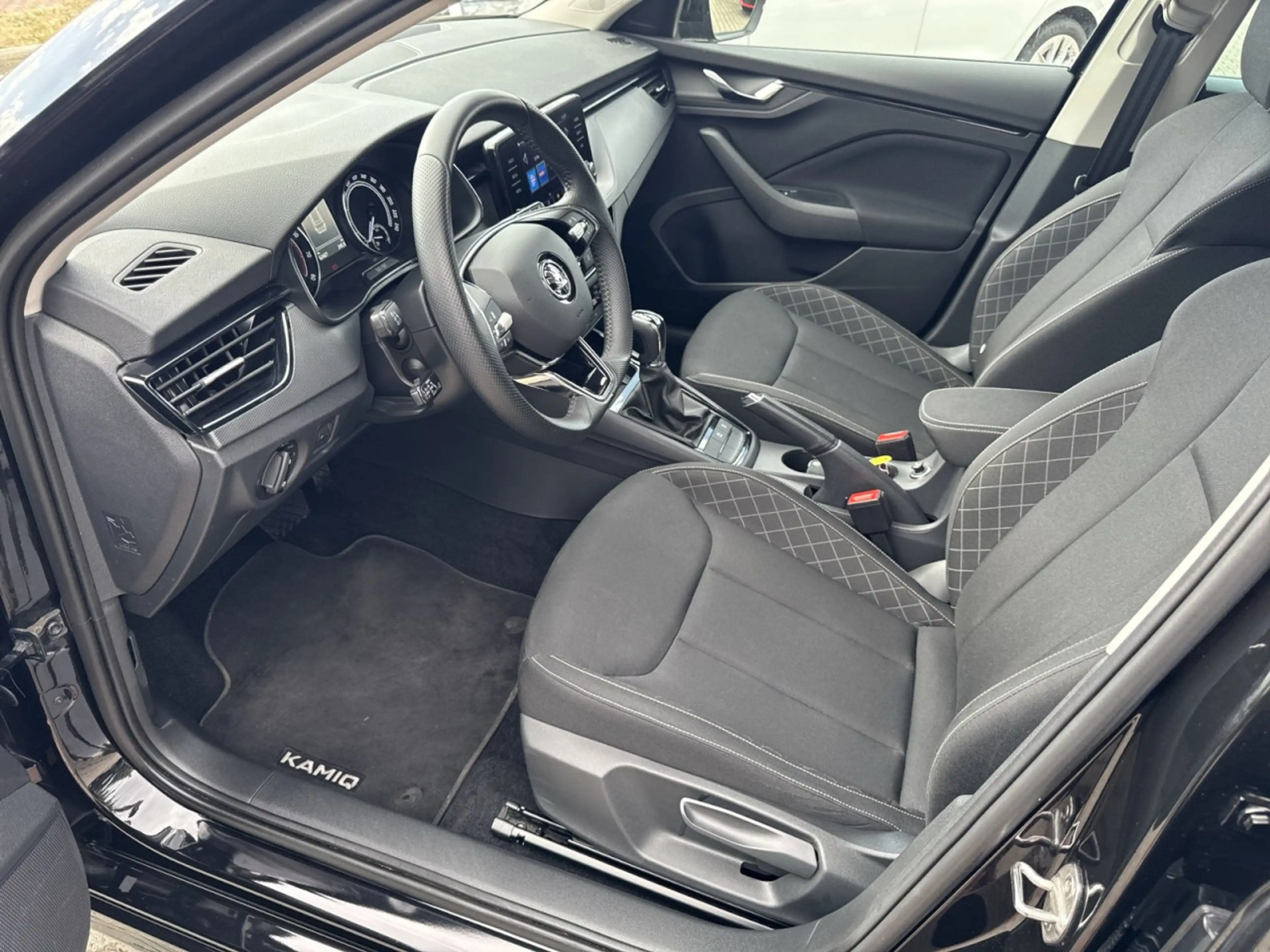 Skoda Kamiq 1.5T 110kW DSG*Sitzheizung*Climatronic*LED Klima — photo 9