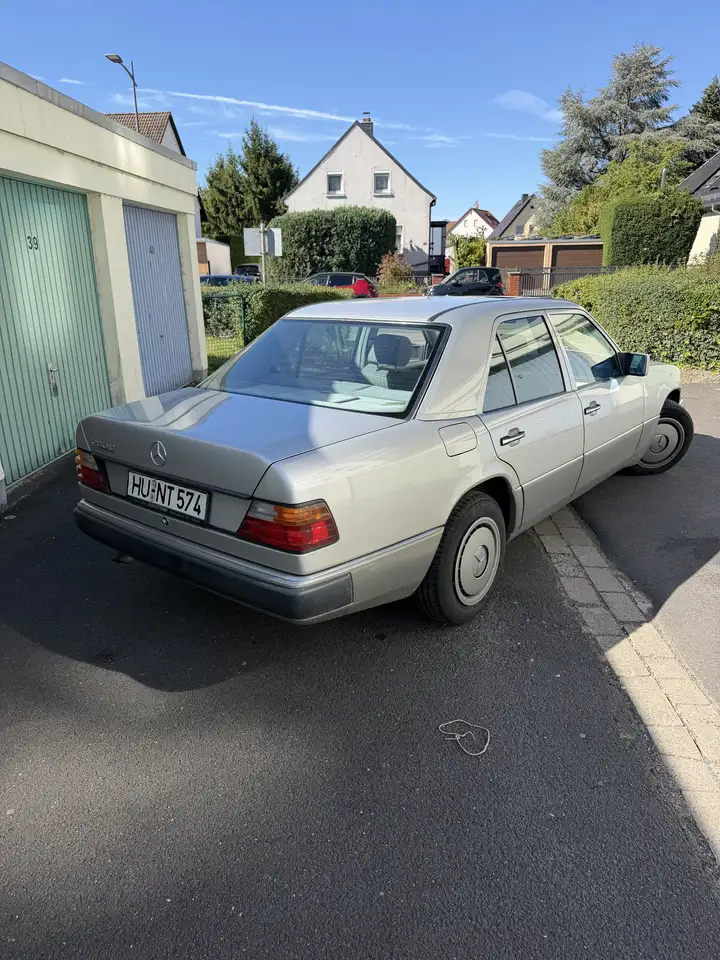 Mercedes-Benz E 260 260E W124 Automatik 8Fach Schiebedach Massage, foto 1