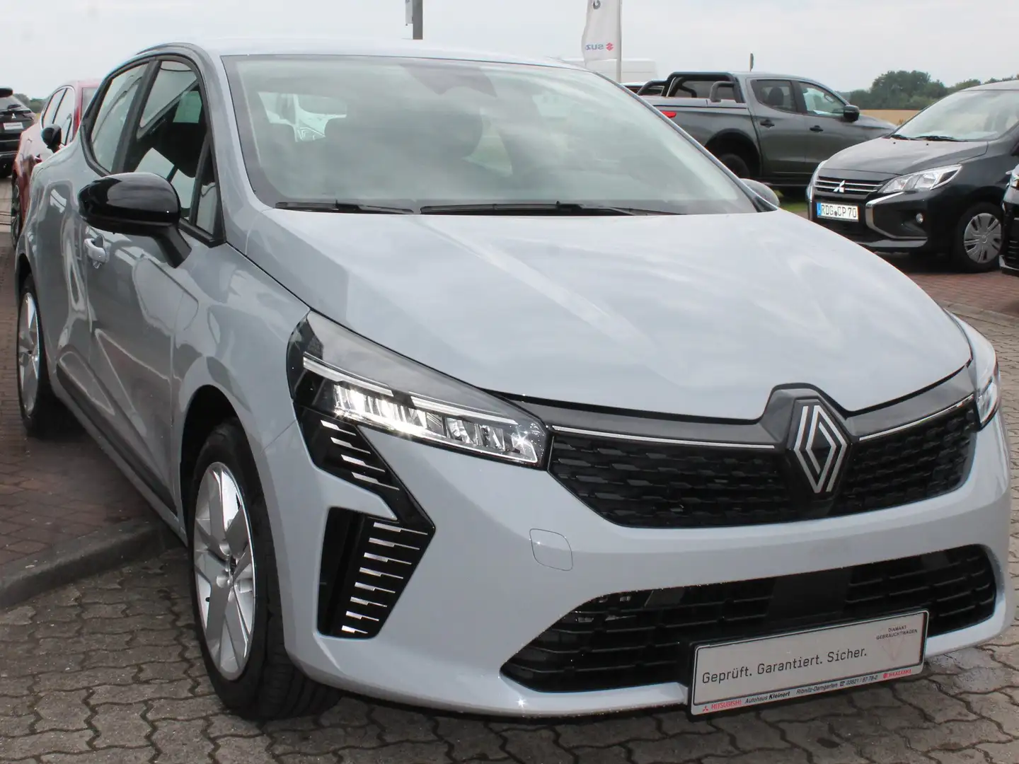 Renault Clio TCE90 Evolution Grau - 2