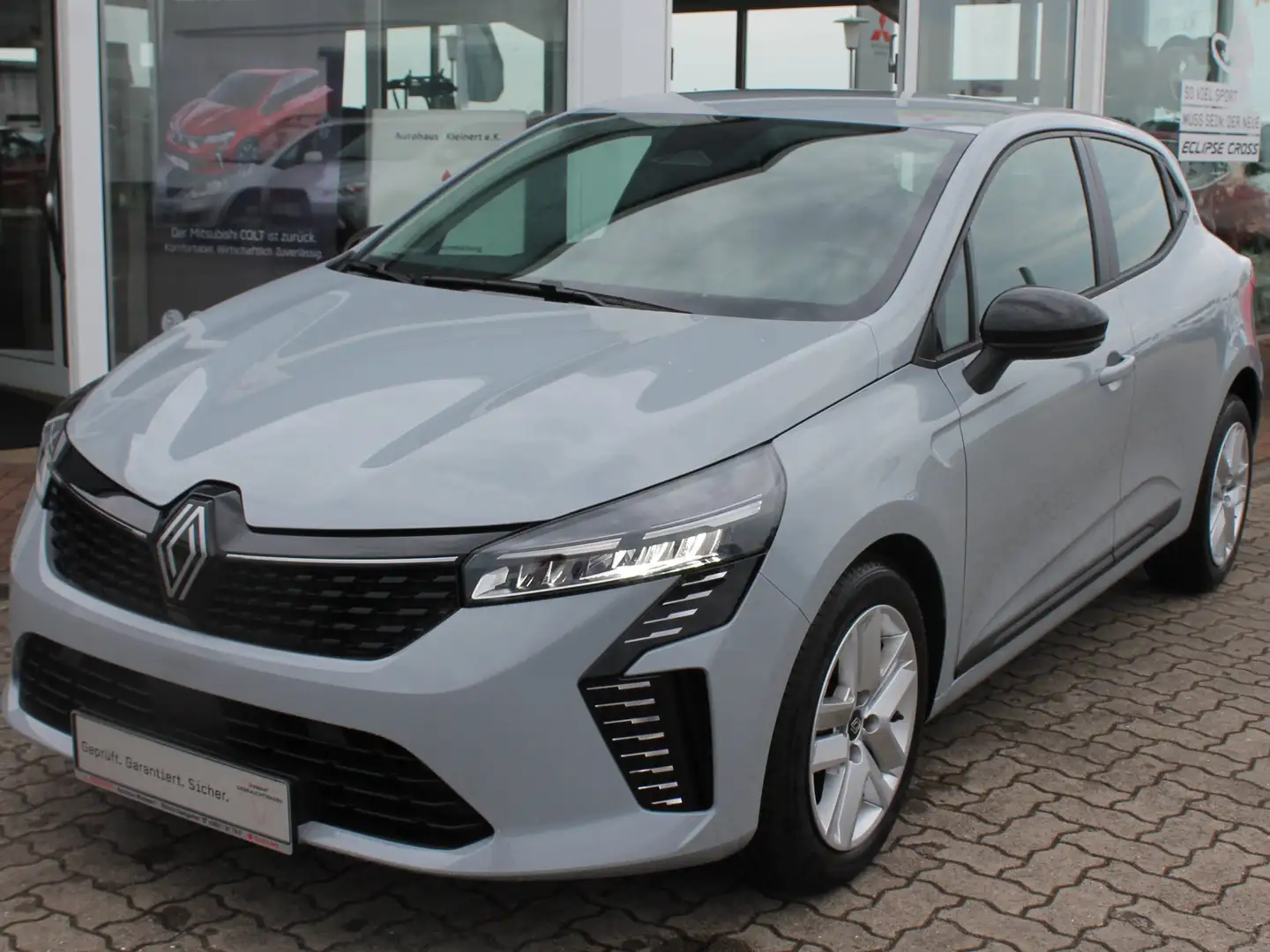 Renault Clio TCE90 Evolution Grau - 1