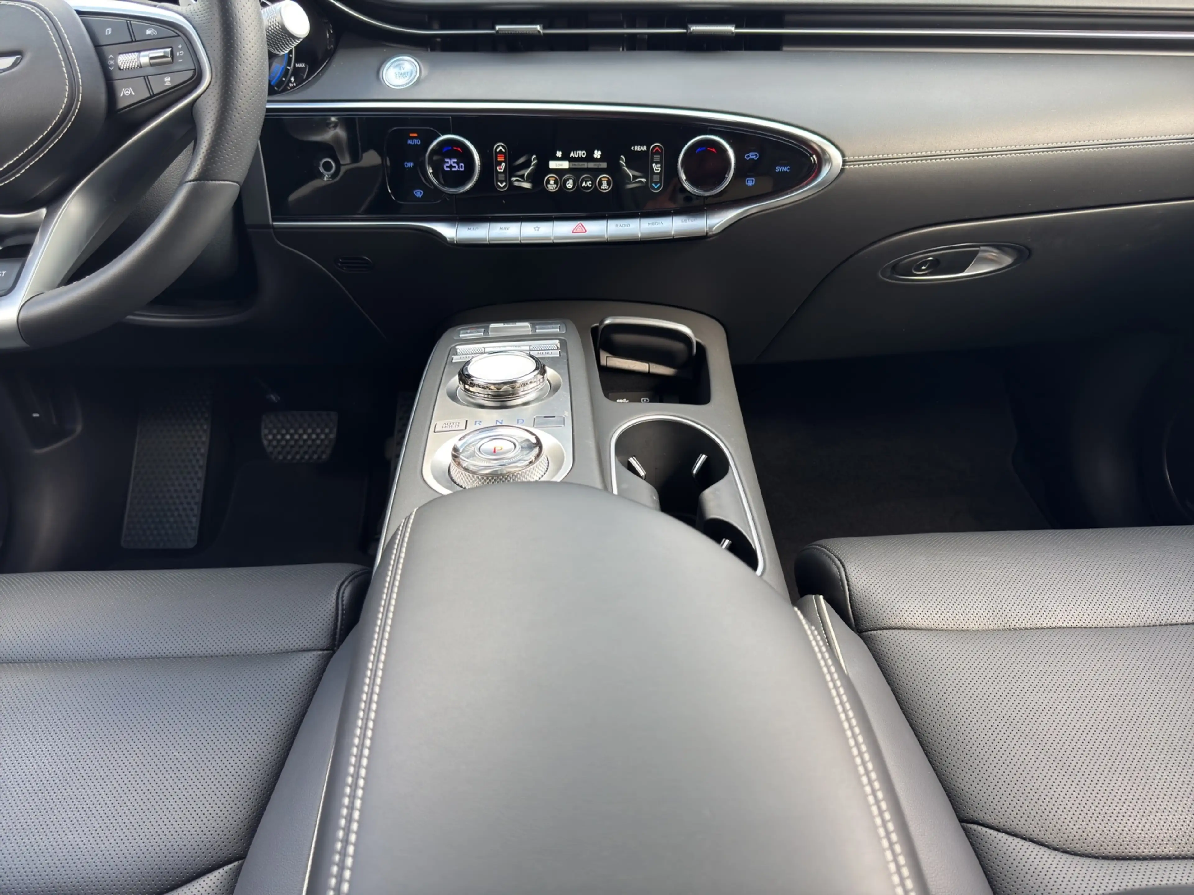 Genesis GV70 Elektro 77,4 kWh SX1 Sport PANO/ACC/HEADUP — photo 11
