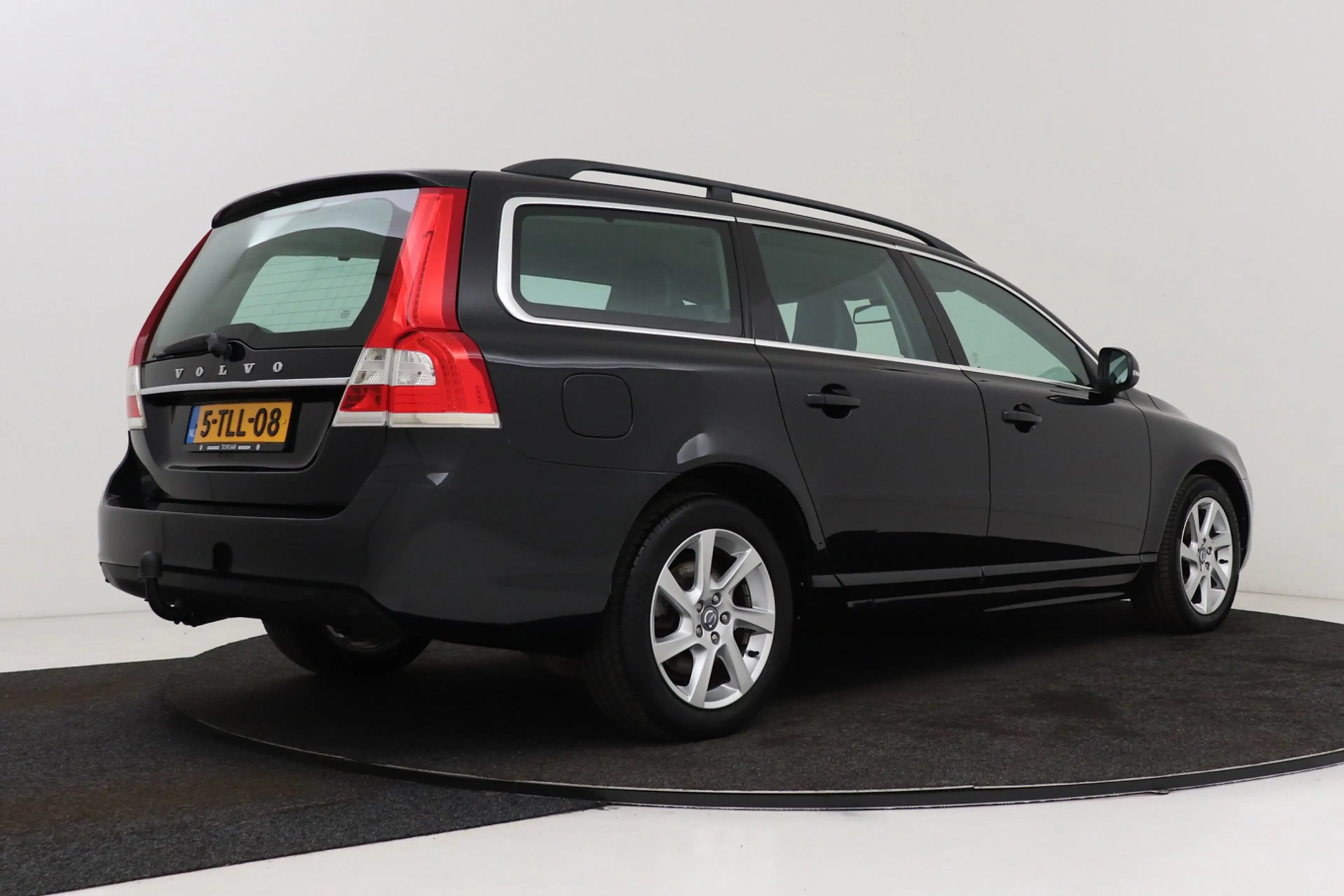Volvo V70 1.6 T4 Nordic+ | Trekhaak | Org NL | Navigatie | D — photo 2