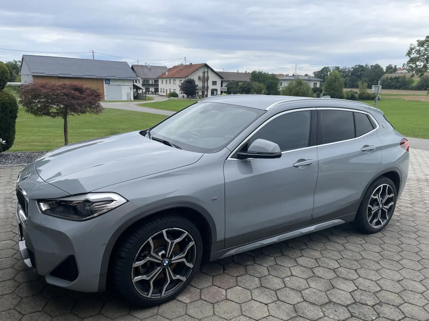 BMW X2 X2 xDrive20i Aut. Grau - 1