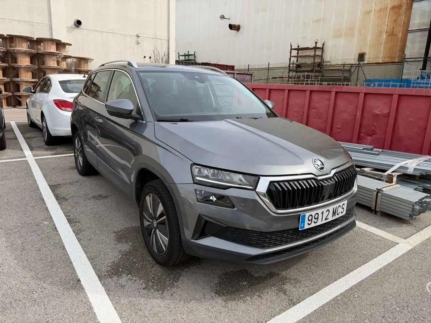 Skoda Karoq 2.0TDI Adblue Ambition 85kW Gris - 2