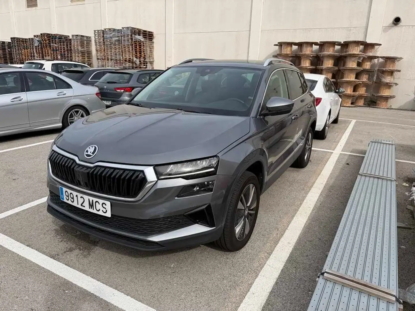 Skoda Karoq 2.0TDI Adblue Ambition 85kW Gris - 1