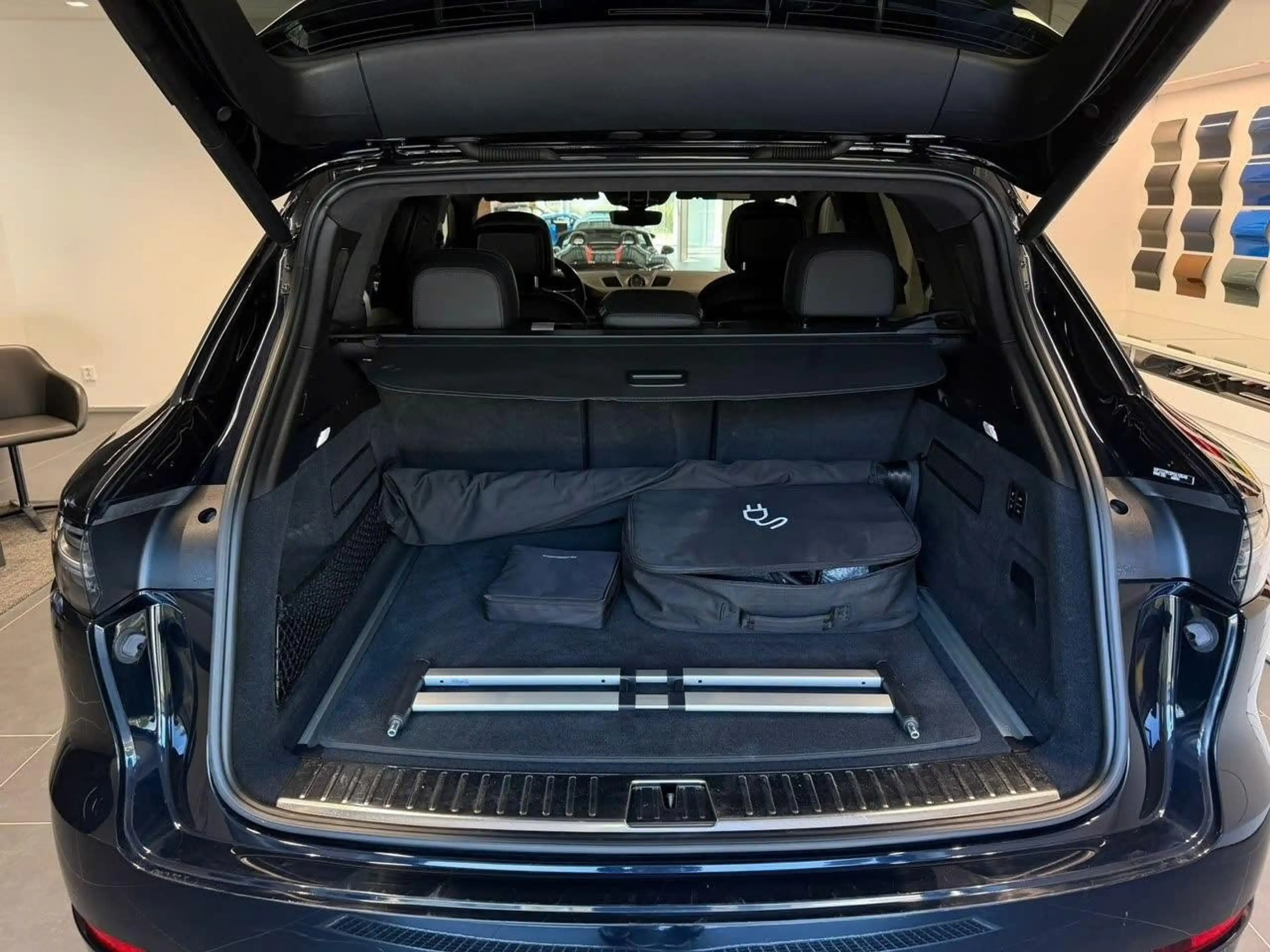 Porsche Cayenne E-Hybrid Platinum Edition — photo 8