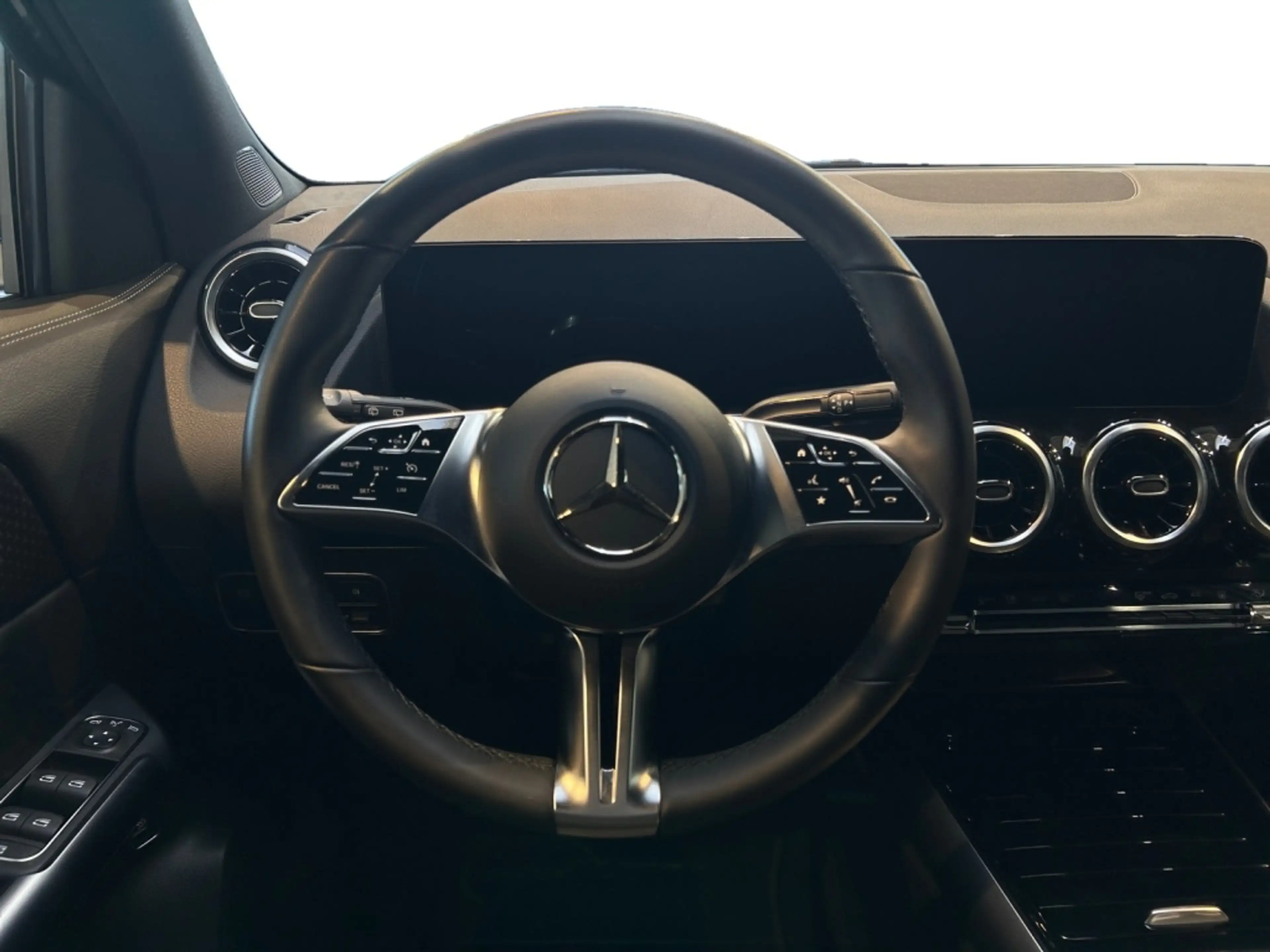 Mercedes-Benz GLA 180 d Progressive MBUX+Progressive+Night+Cam — photo 13