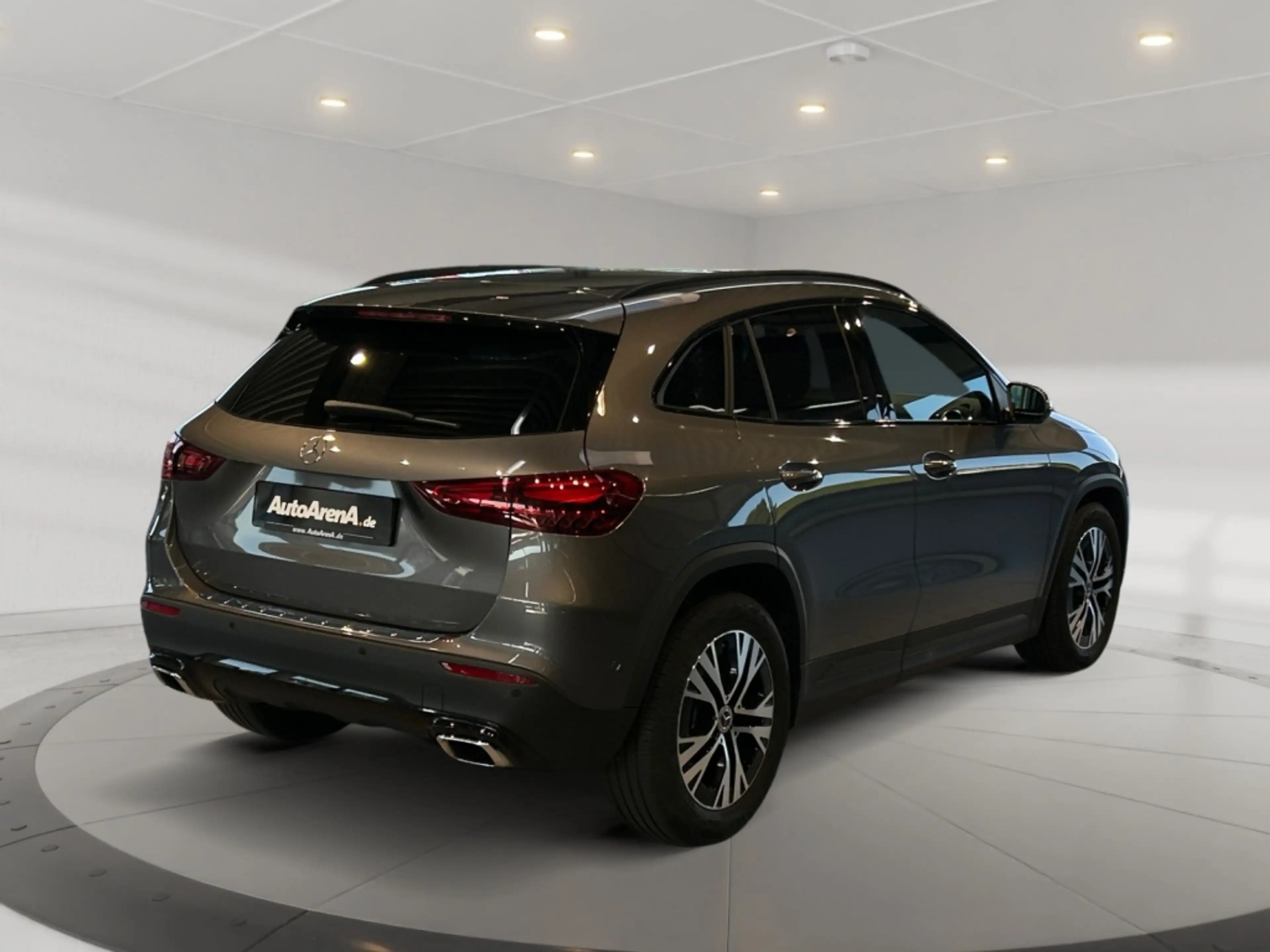 Mercedes-Benz GLA 180 d Progressive MBUX+Progressive+Night+Cam — photo 4