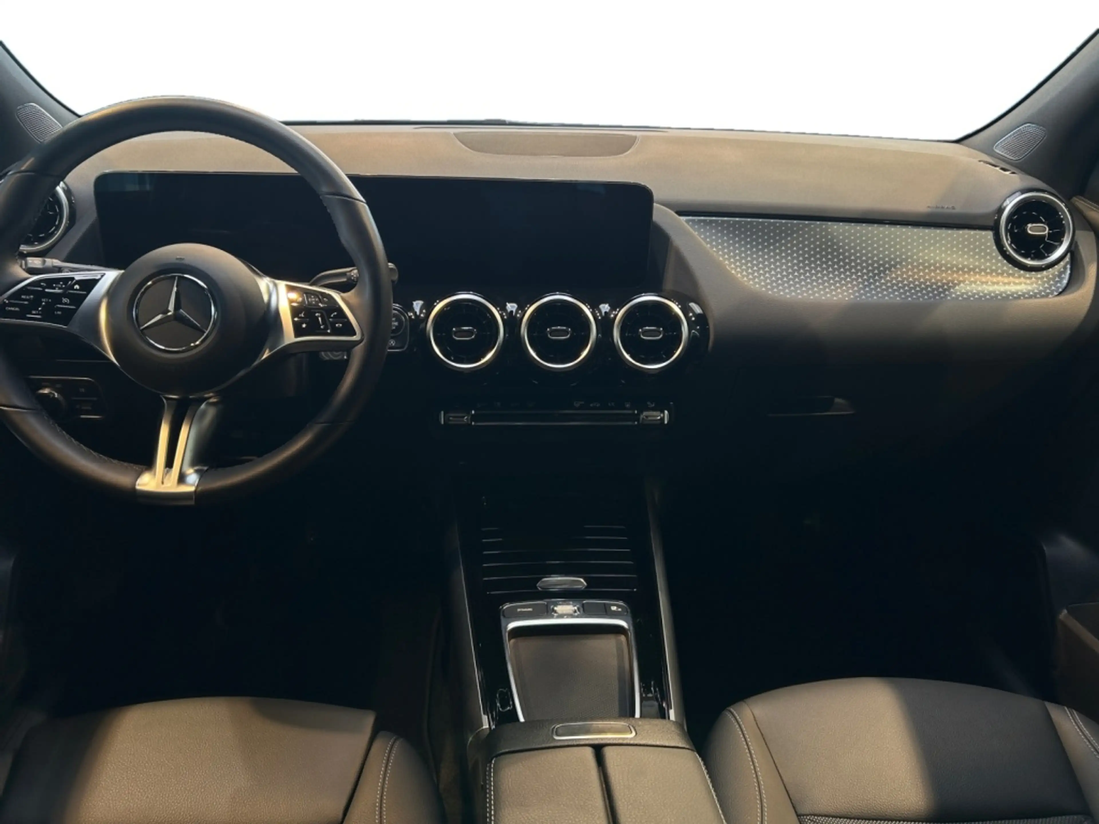 Mercedes-Benz GLA 180 d Progressive MBUX+Progressive+Night+Cam — photo 12