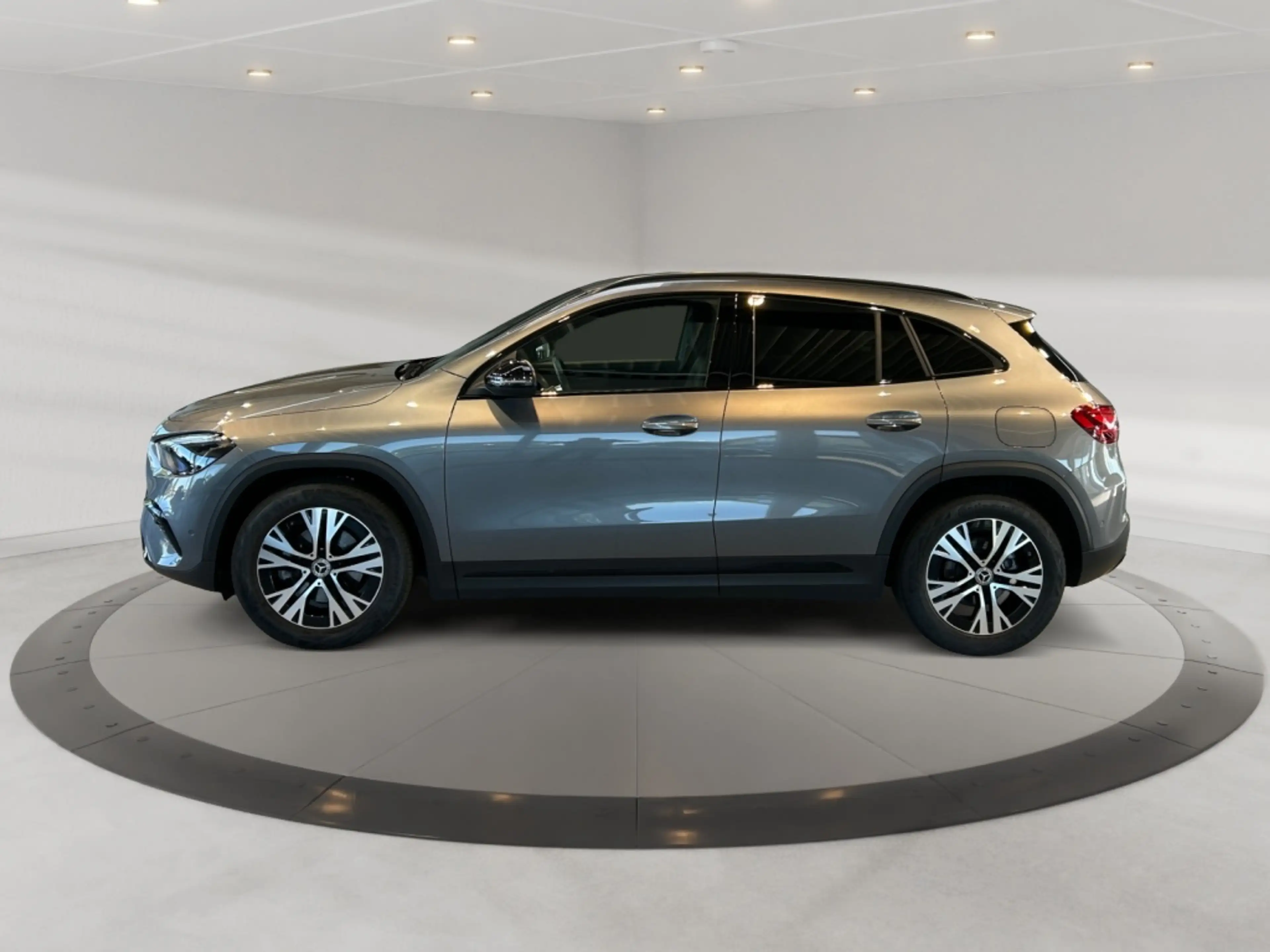 Mercedes-Benz GLA 180 d Progressive MBUX+Progressive+Night+Cam — photo 5