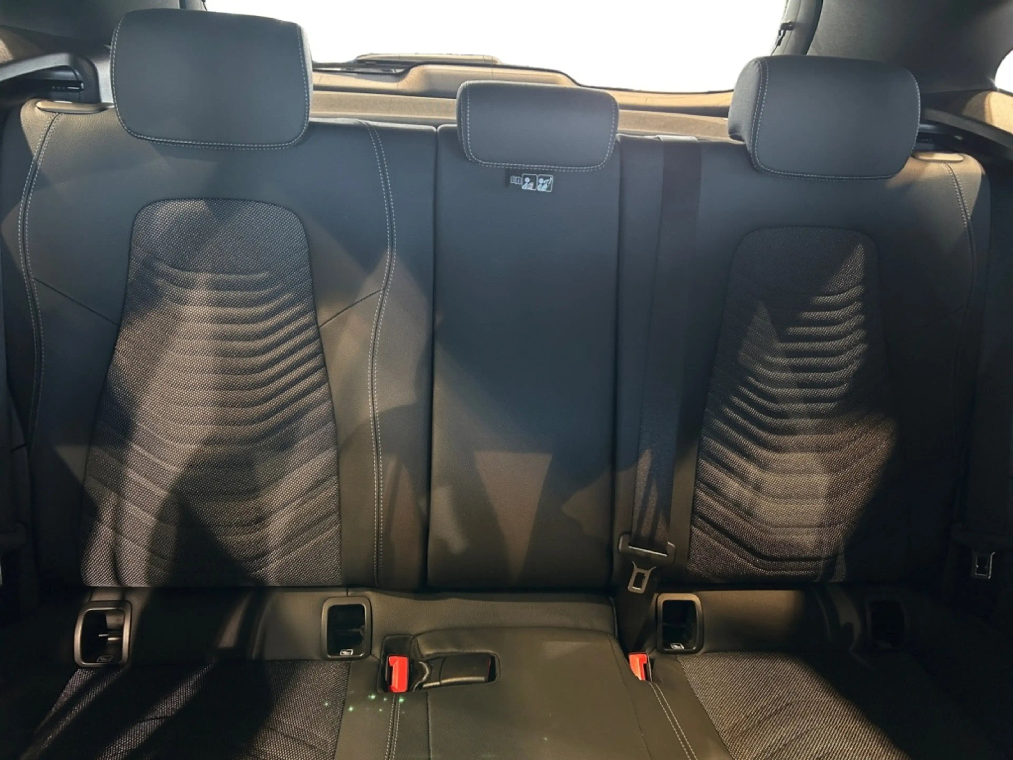 Mercedes-Benz GLA 180 d Progressive MBUX+Progressive+Night+Cam — photo 11