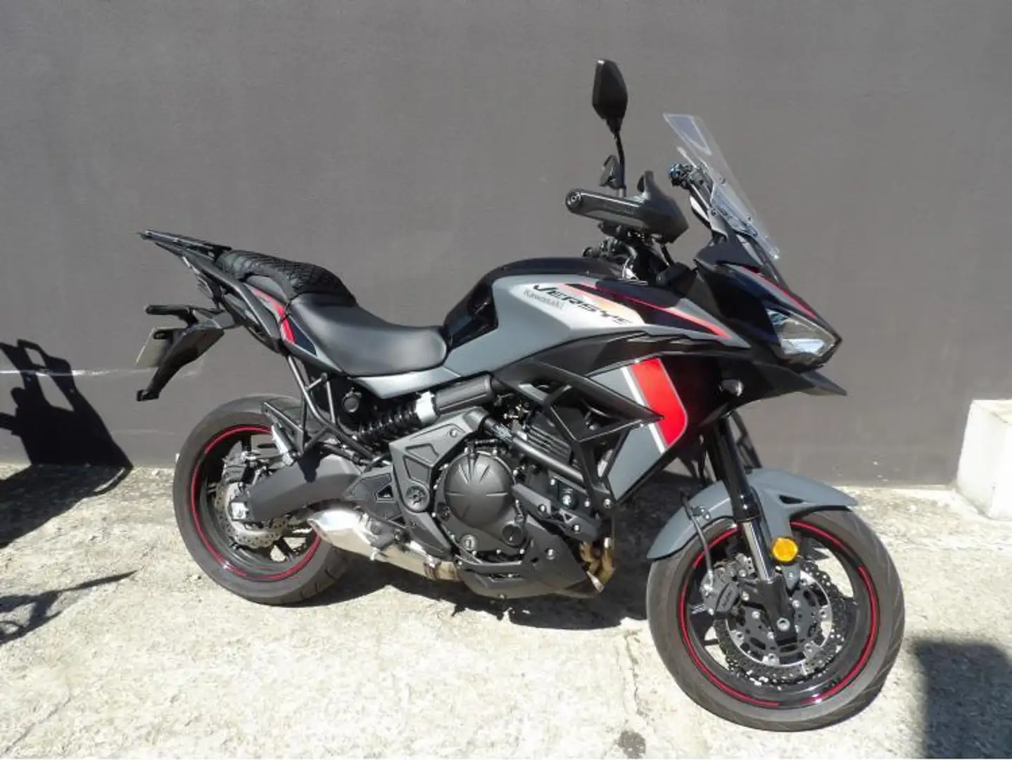 Kawasaki Versys 650 Gris - 1