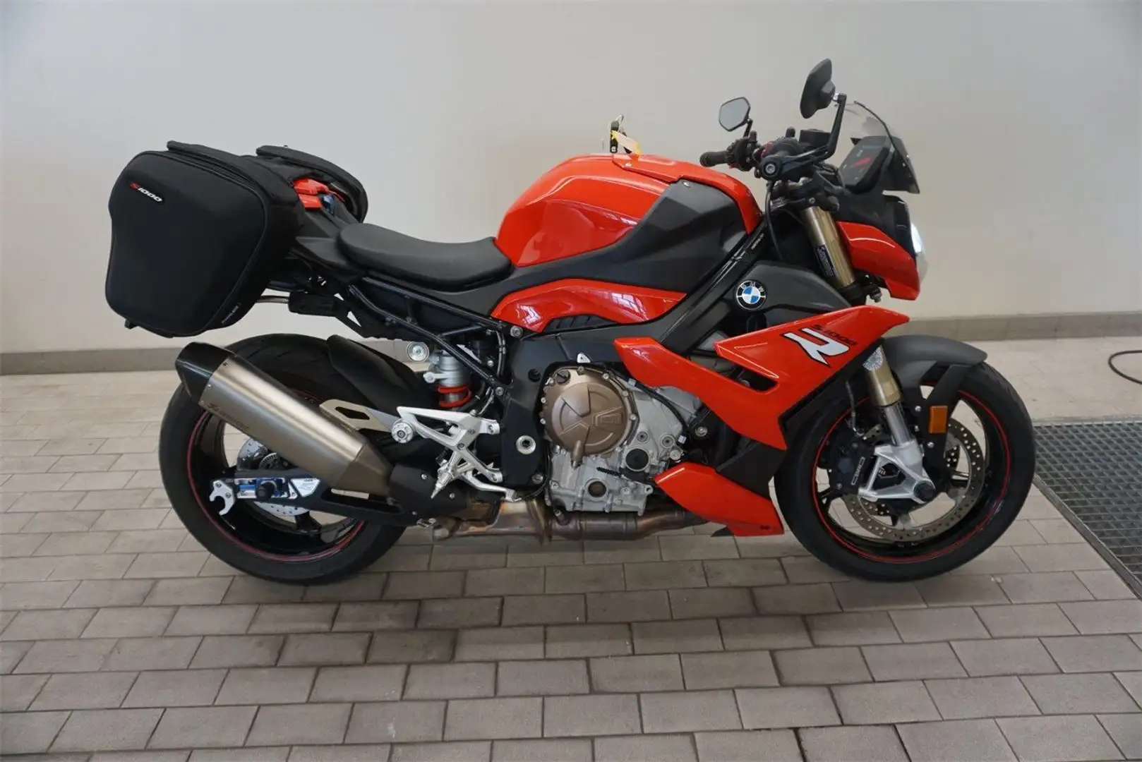 BMW S 1000 R Red - 1