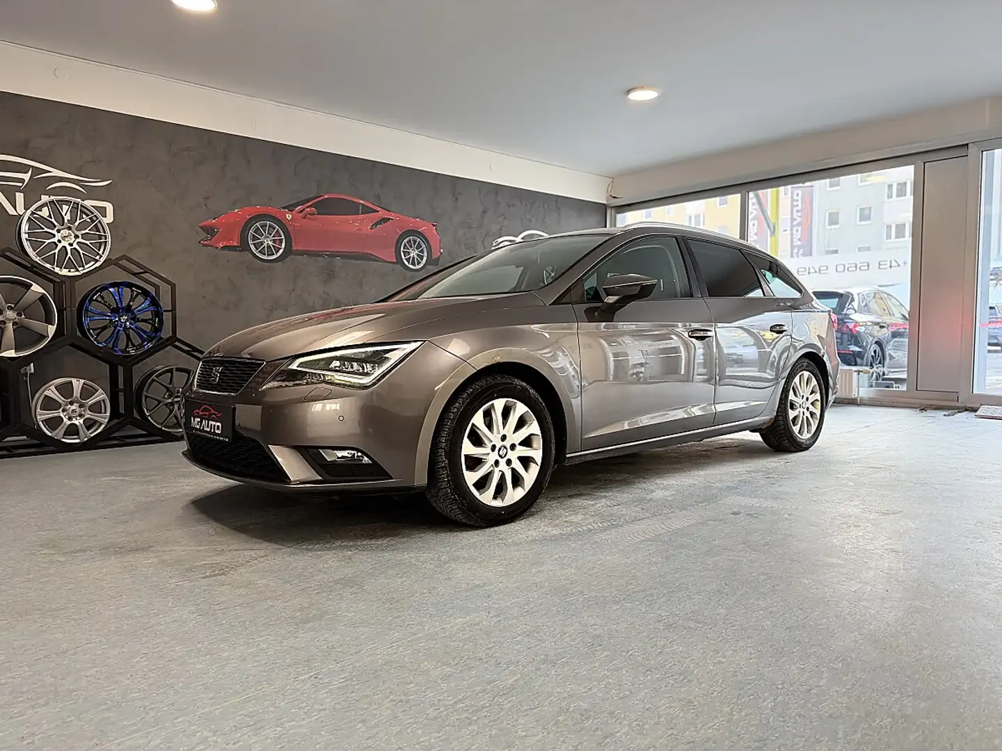 SEAT Leon ST Style 1,6 TDI ALLRAD Grau - 1