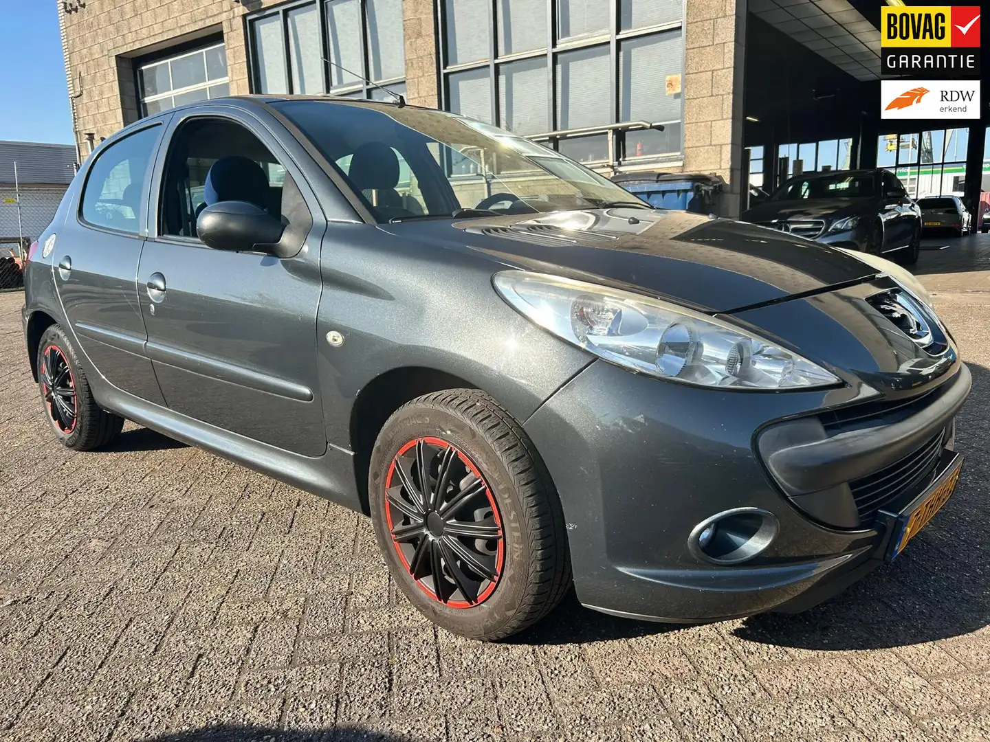 Peugeot 206 + 1.4 Urban Move Grijs - 1