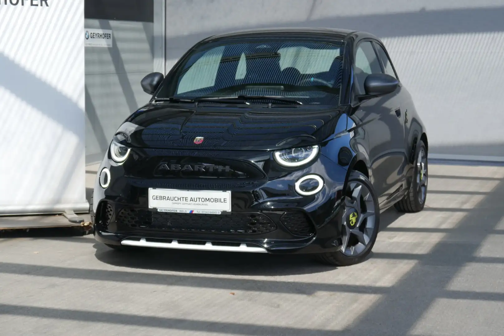 Abarth 500e Scorpionissima *Navi/PDC/AndroidAuto/Tempomat/LED* Schwarz - 2