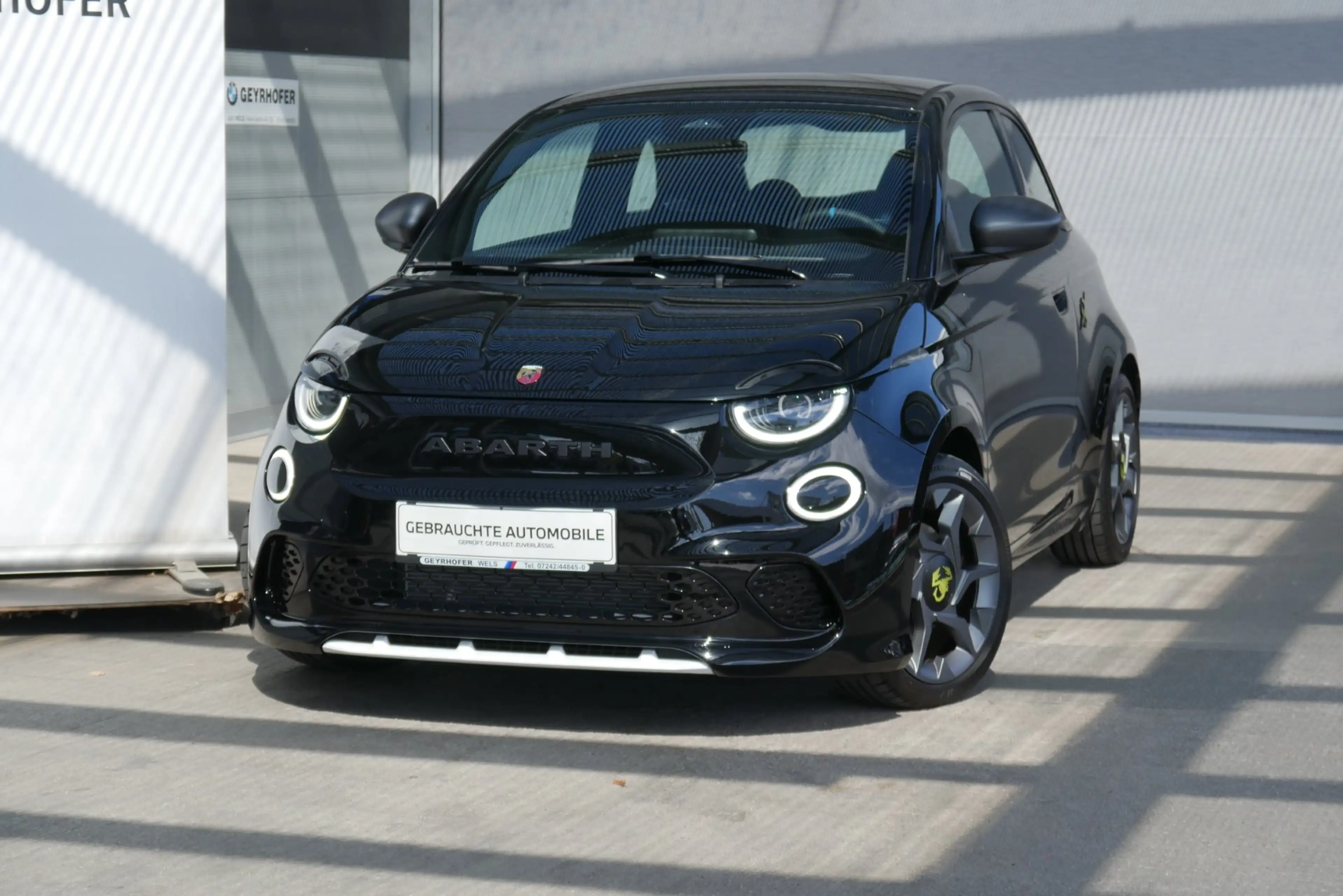 Abarth 500e Scorpionissima *Navi/PDC/AndroidAuto/Tempomat/LED* — photo 2