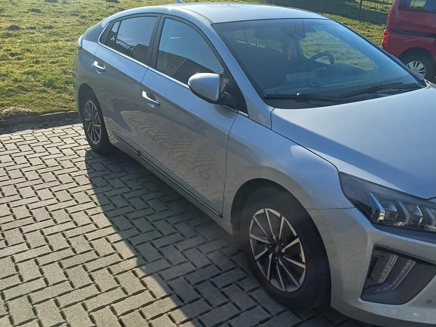 Hyundai IONIQ IONIQ+Elektro+Trend Zilver - 2