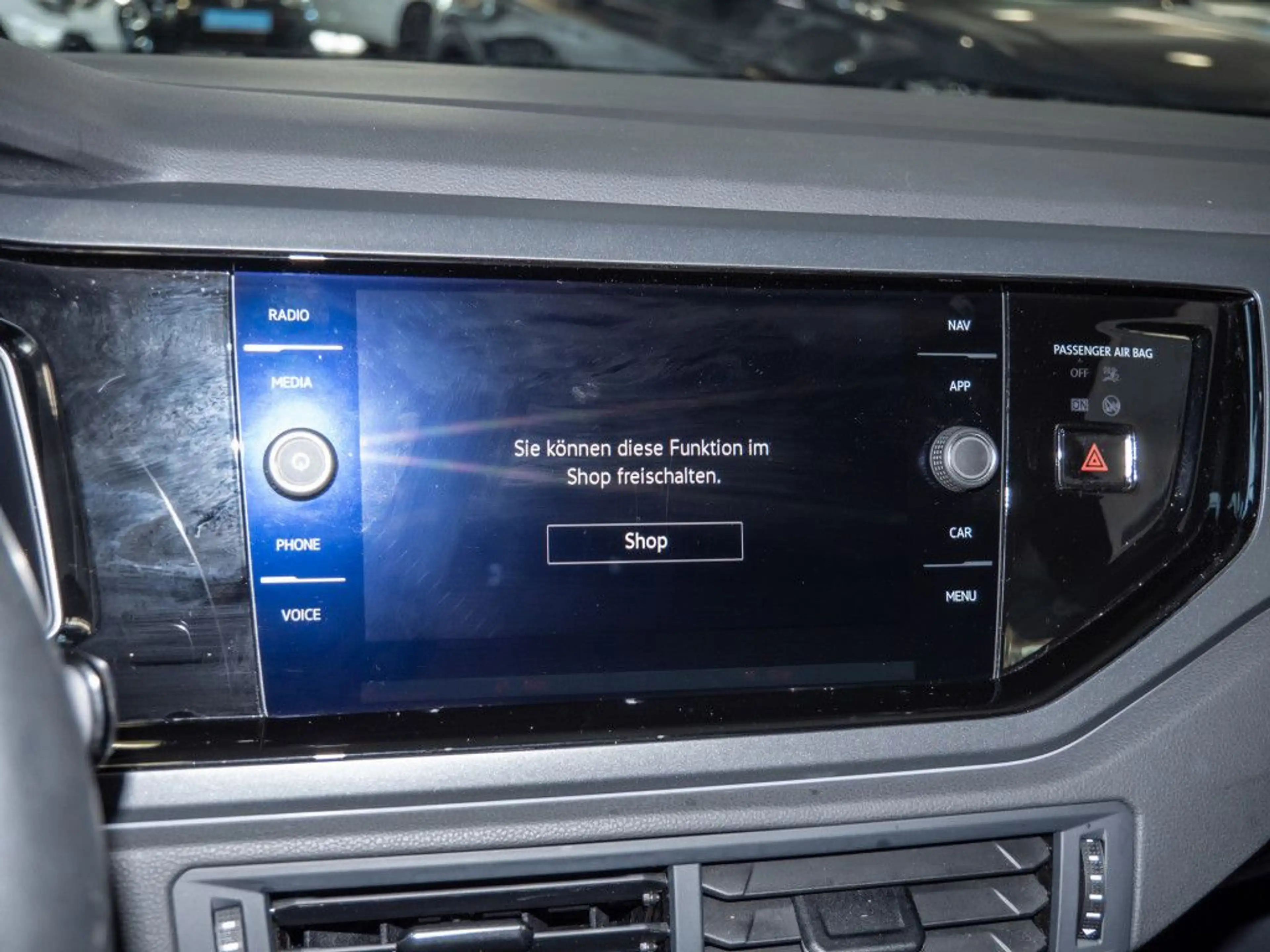 Volkswagen Polo 1.0 TSI DSG R-Line App IQ-LED Sitzhzg PDC — photo 9